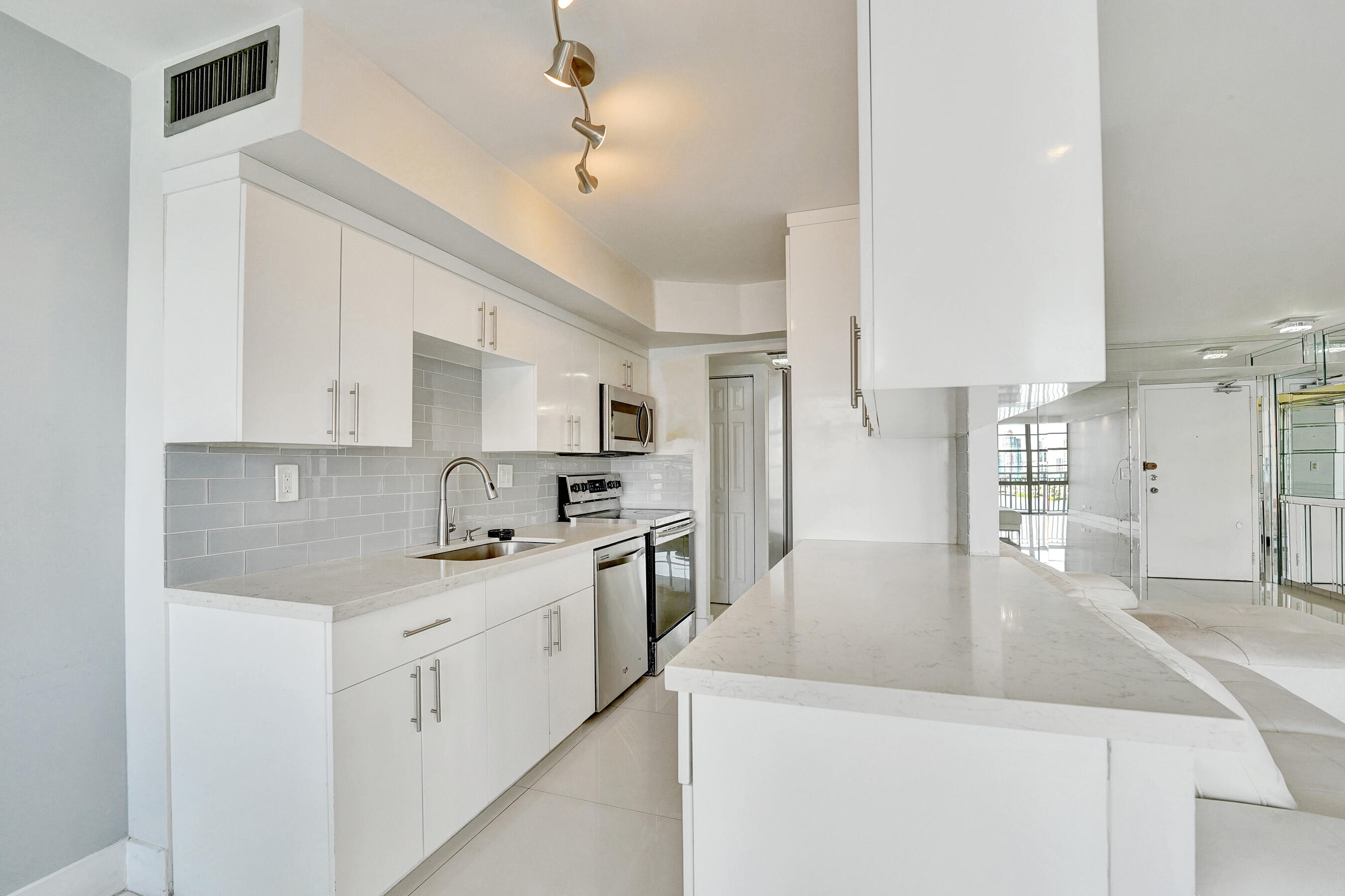 Winston Towers 500 - Residential