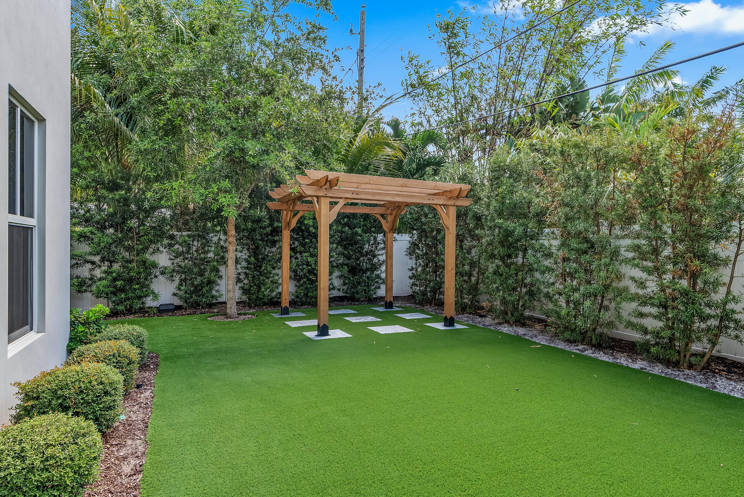 SHADOWLAWN IN - Residential