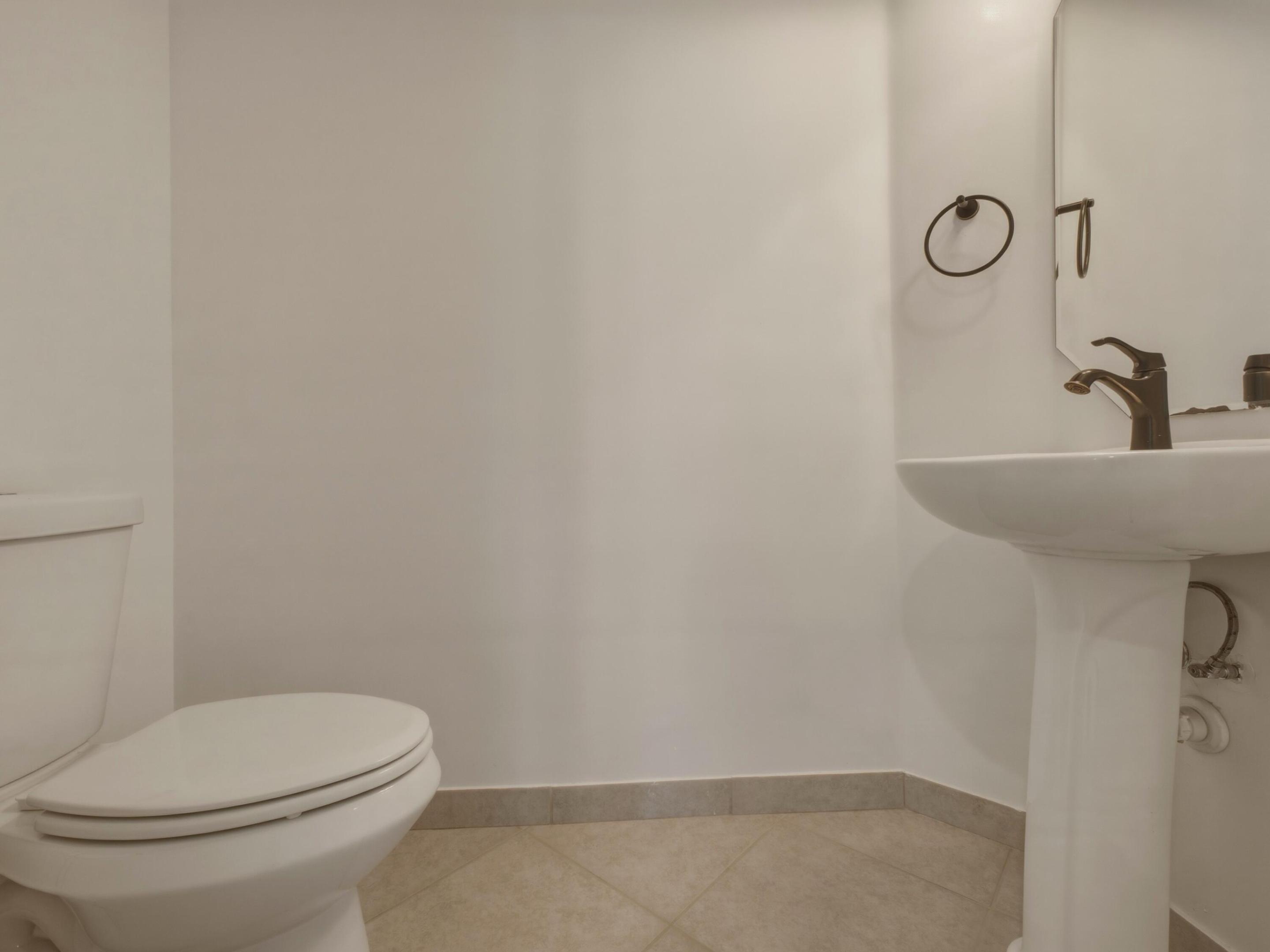 CARRIAGE POINTE - Residential Lease