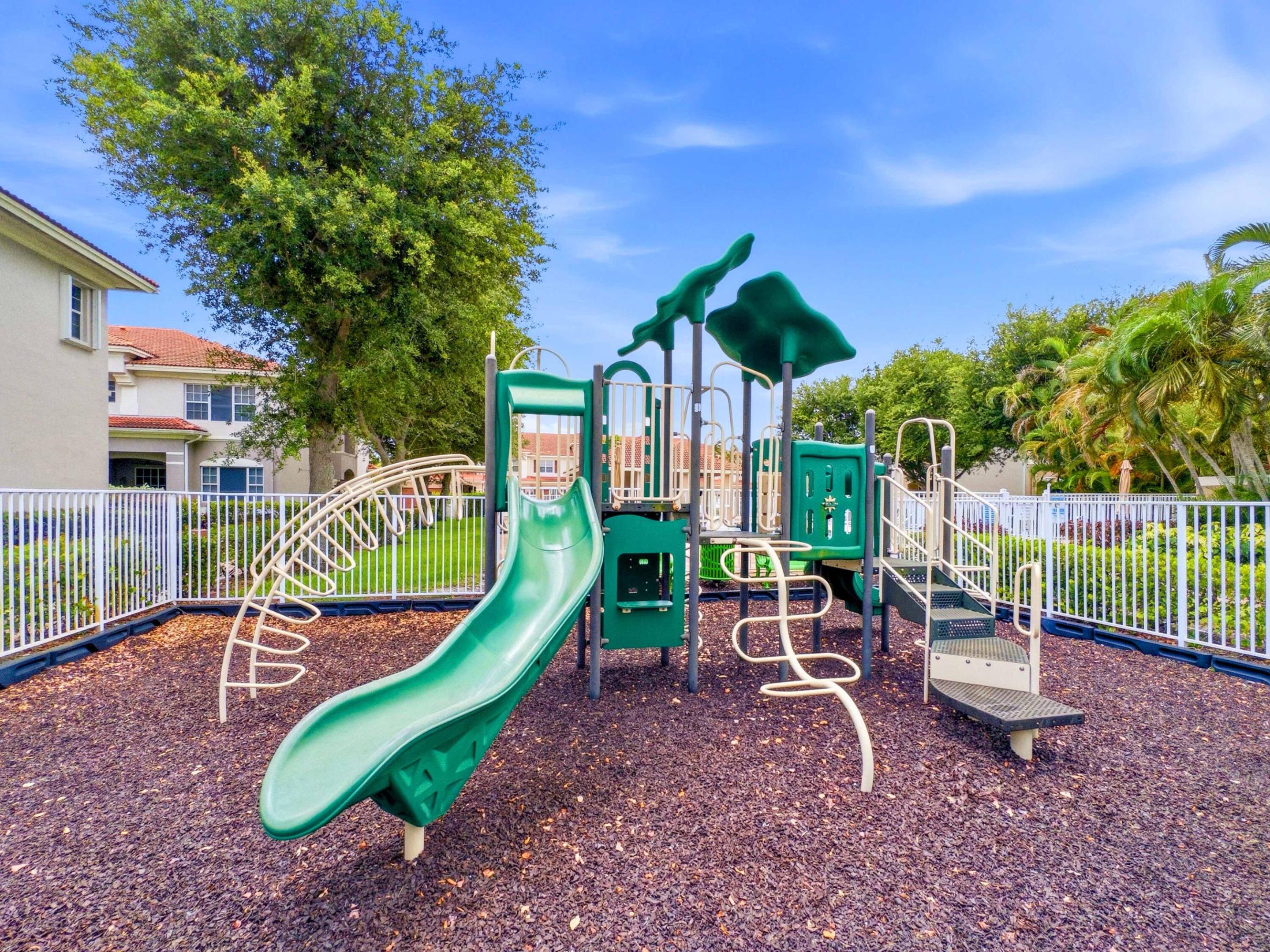 CARRIAGE POINTE - Residential Lease
