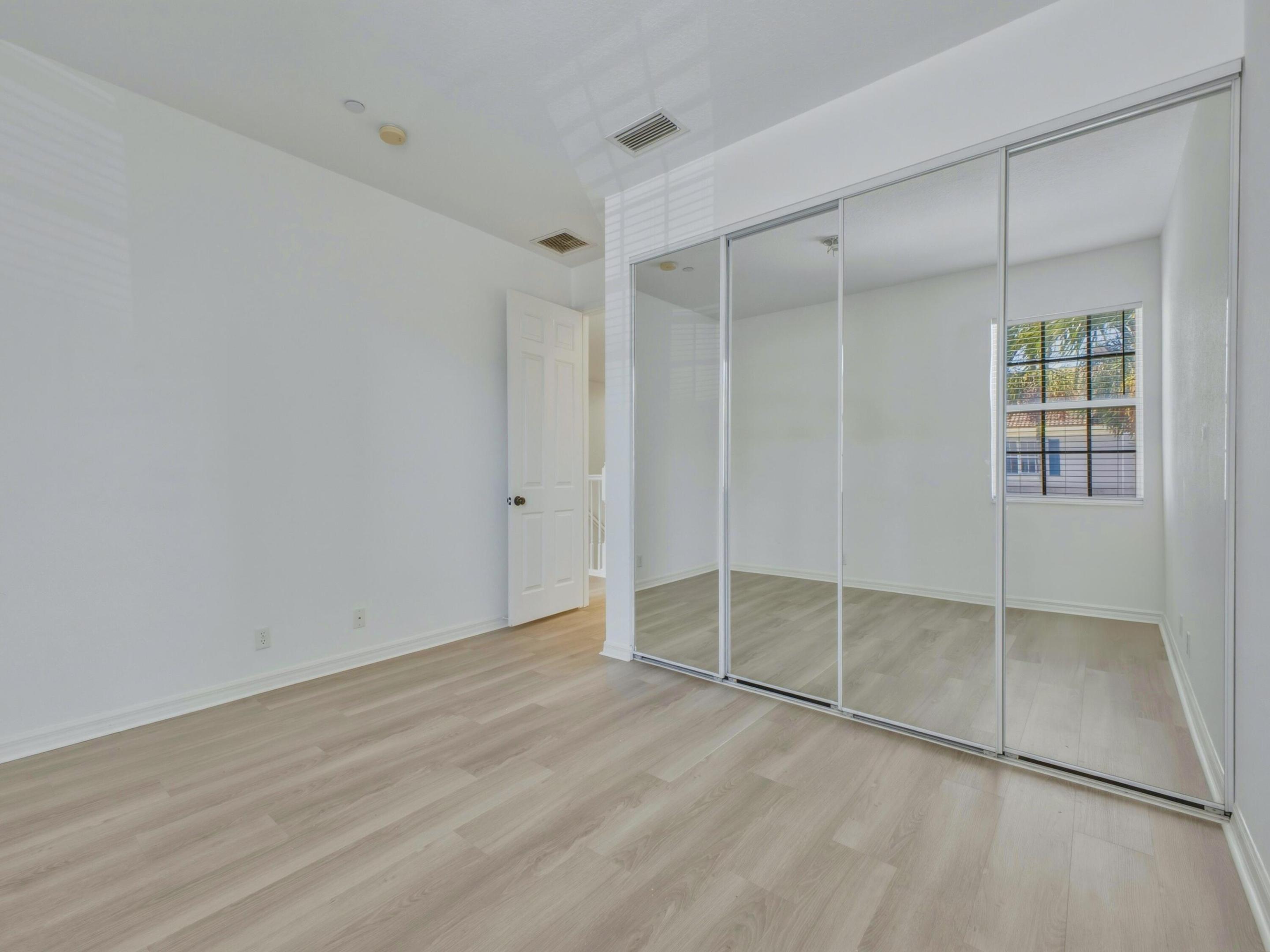 CARRIAGE POINTE - Residential Lease