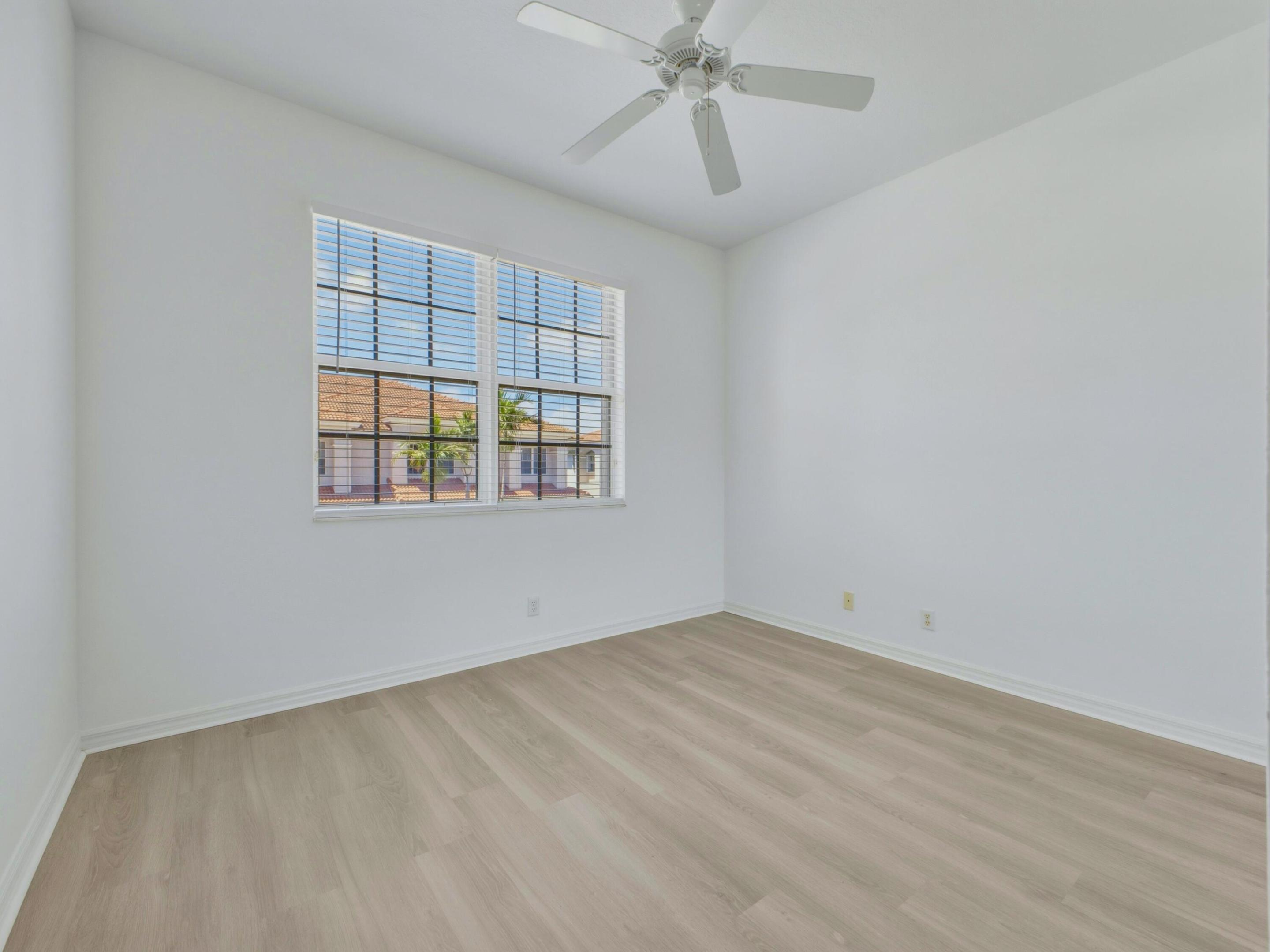CARRIAGE POINTE - Residential Lease