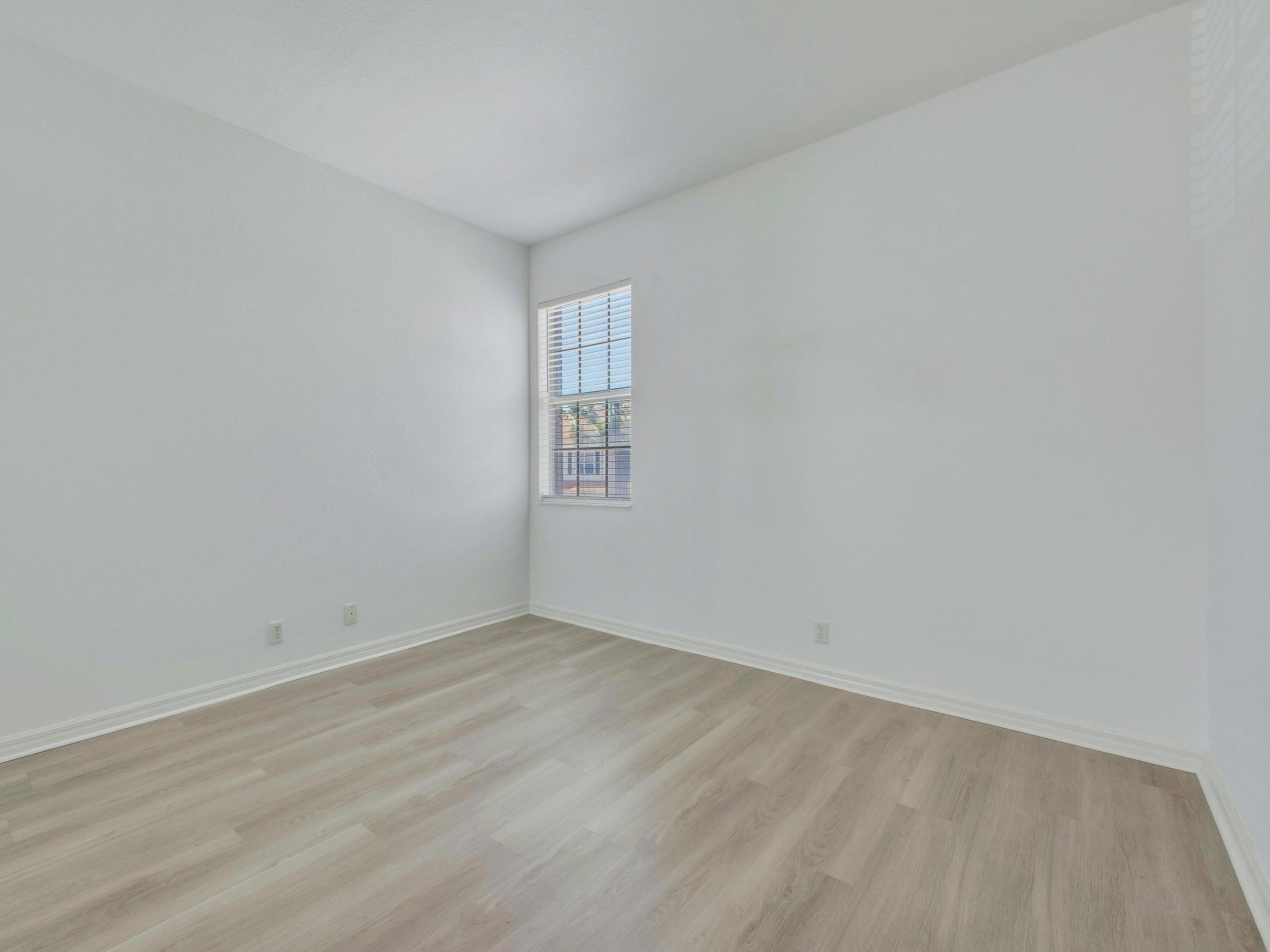 CARRIAGE POINTE - Residential Lease