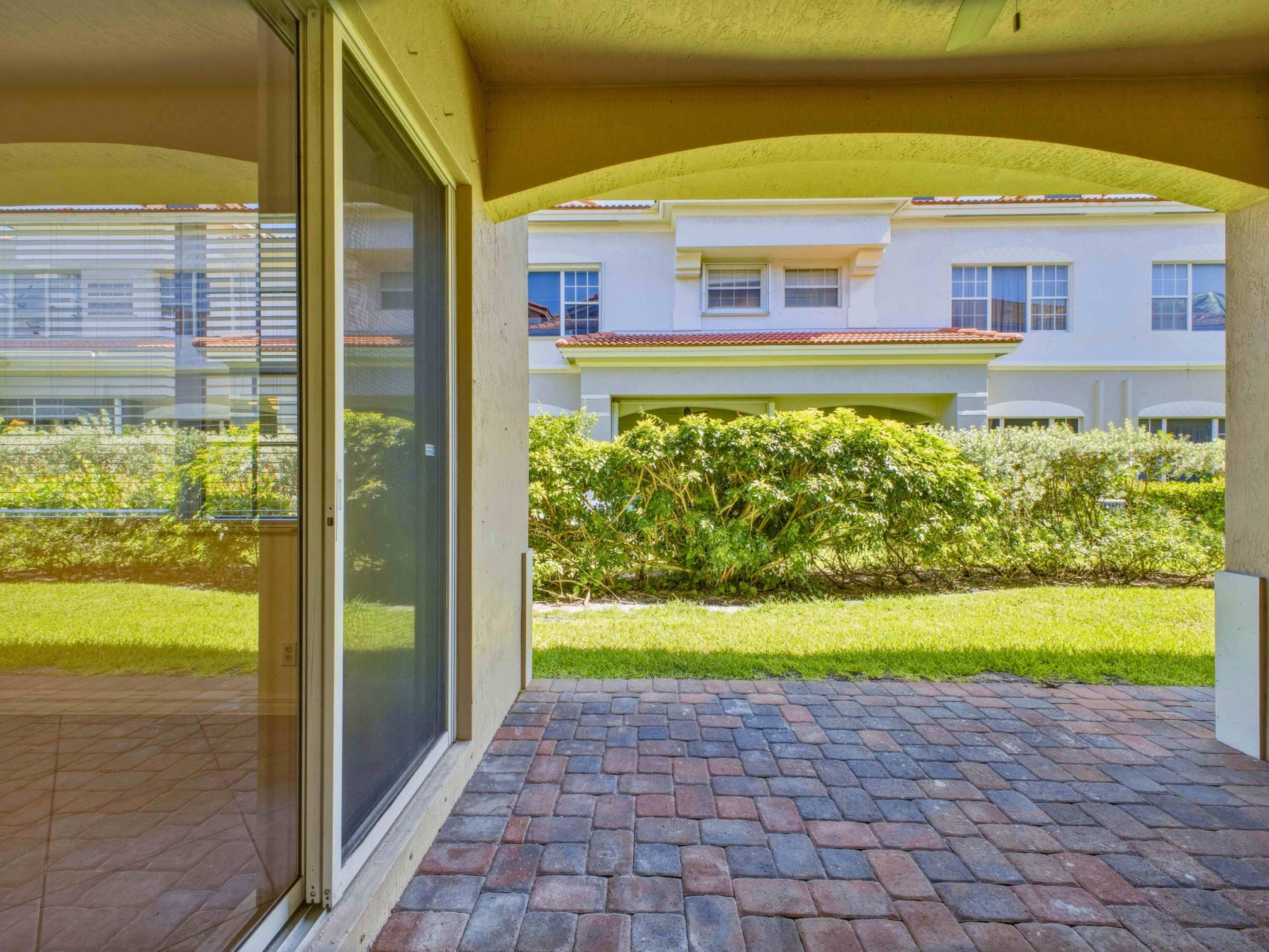 CARRIAGE POINTE - Residential Lease