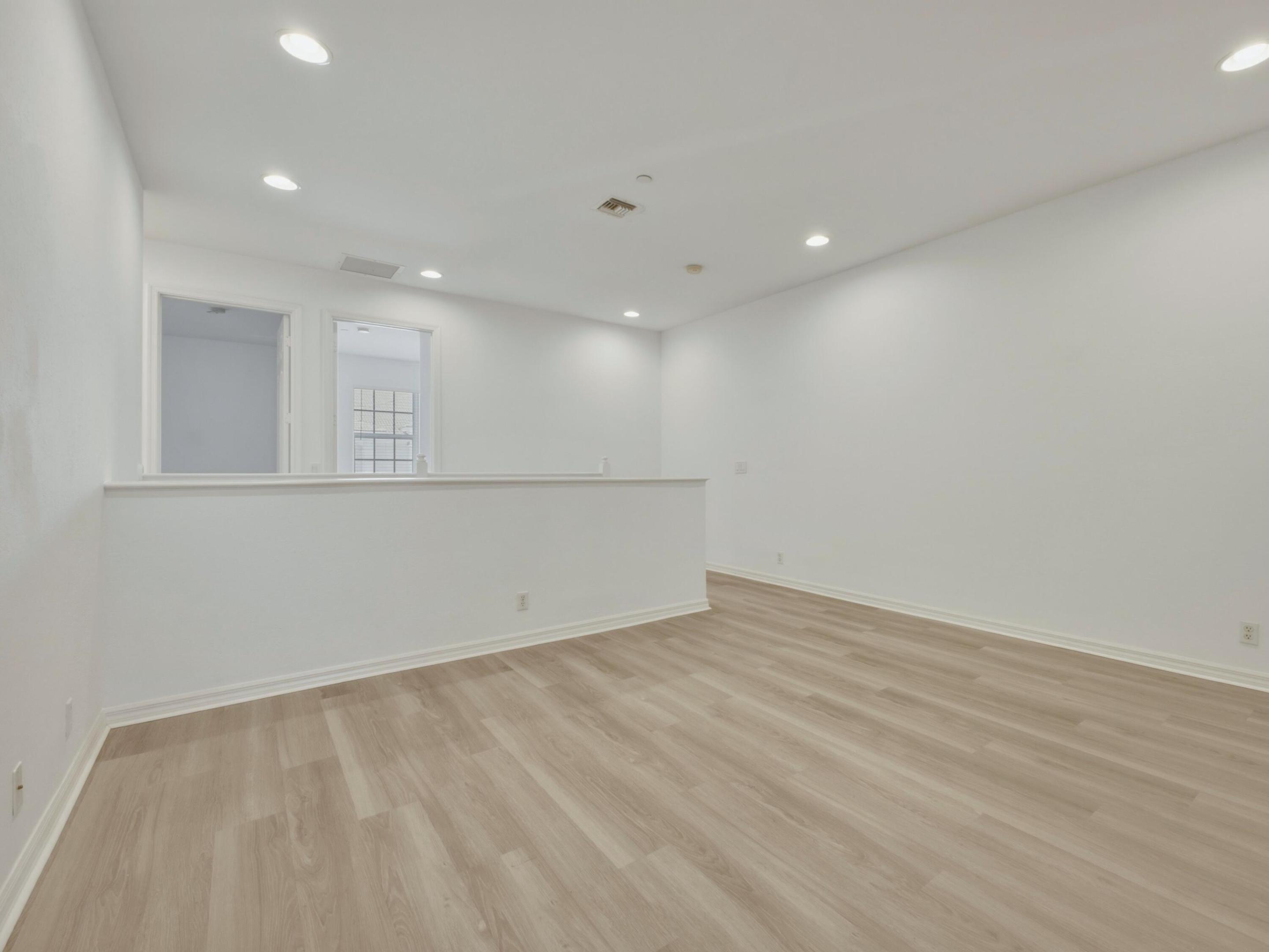 CARRIAGE POINTE - Residential Lease
