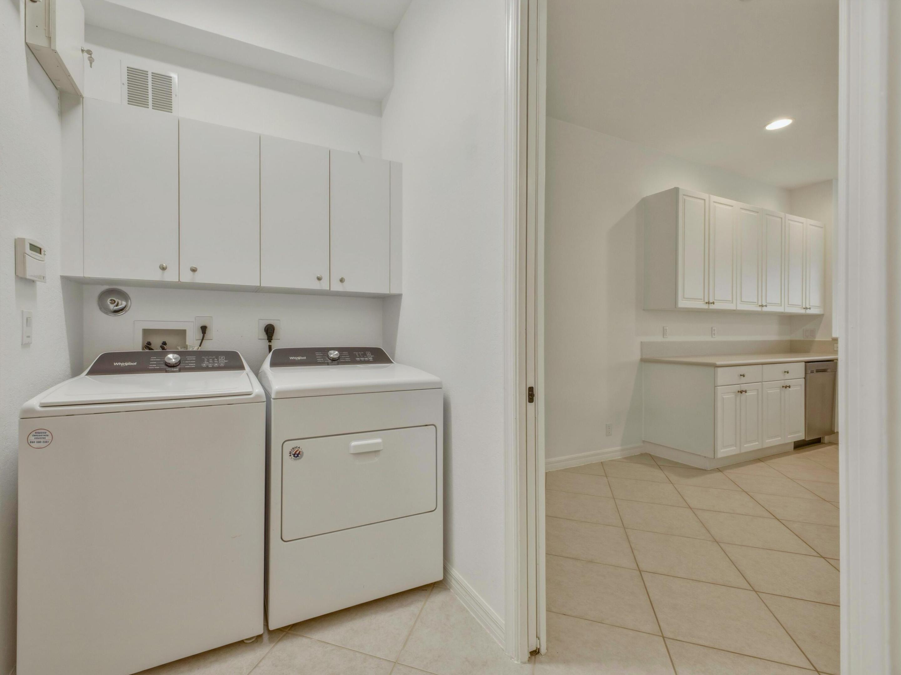 CARRIAGE POINTE - Residential Lease