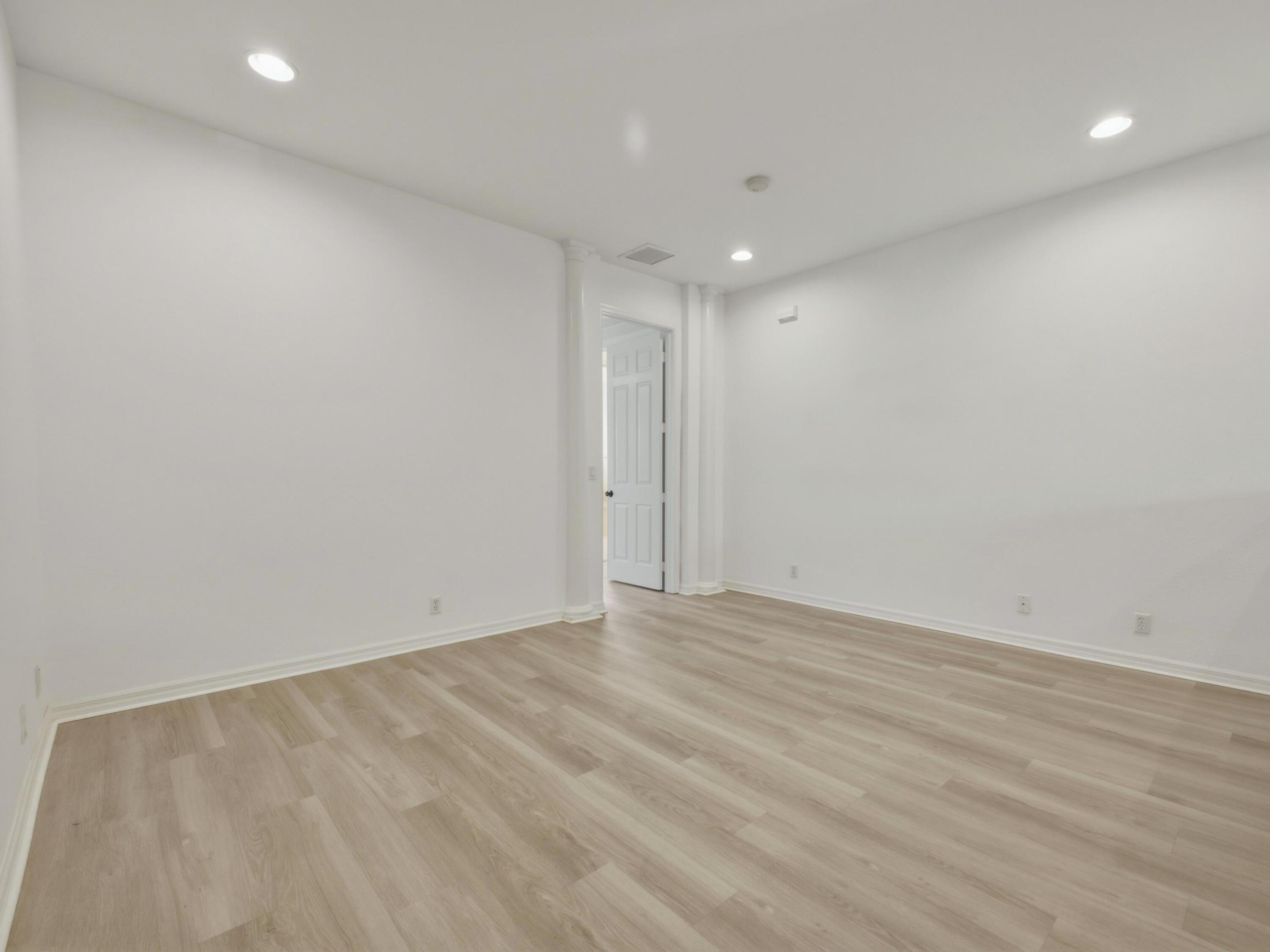 CARRIAGE POINTE - Residential Lease