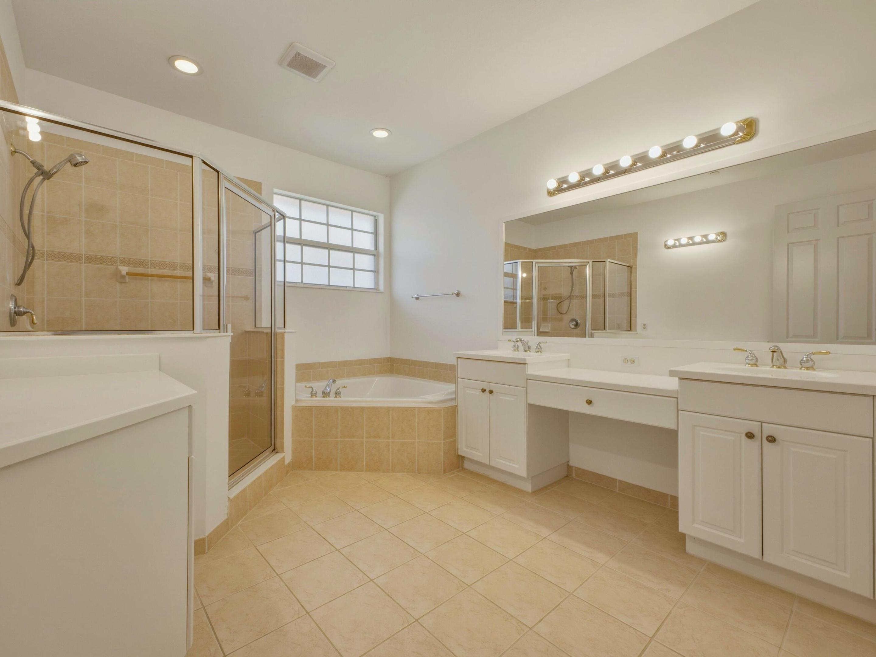 CARRIAGE POINTE - Residential Lease