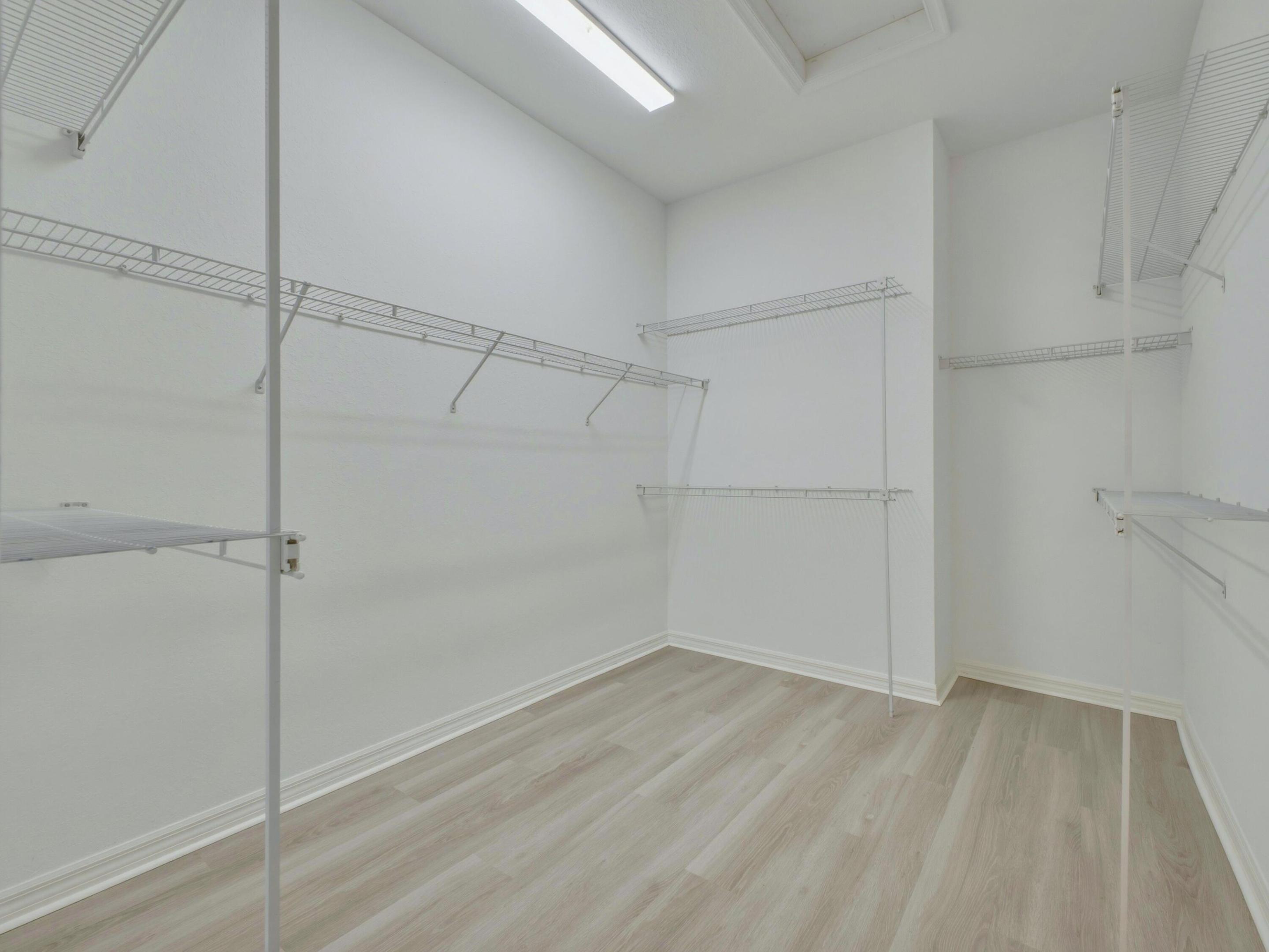 CARRIAGE POINTE - Residential Lease