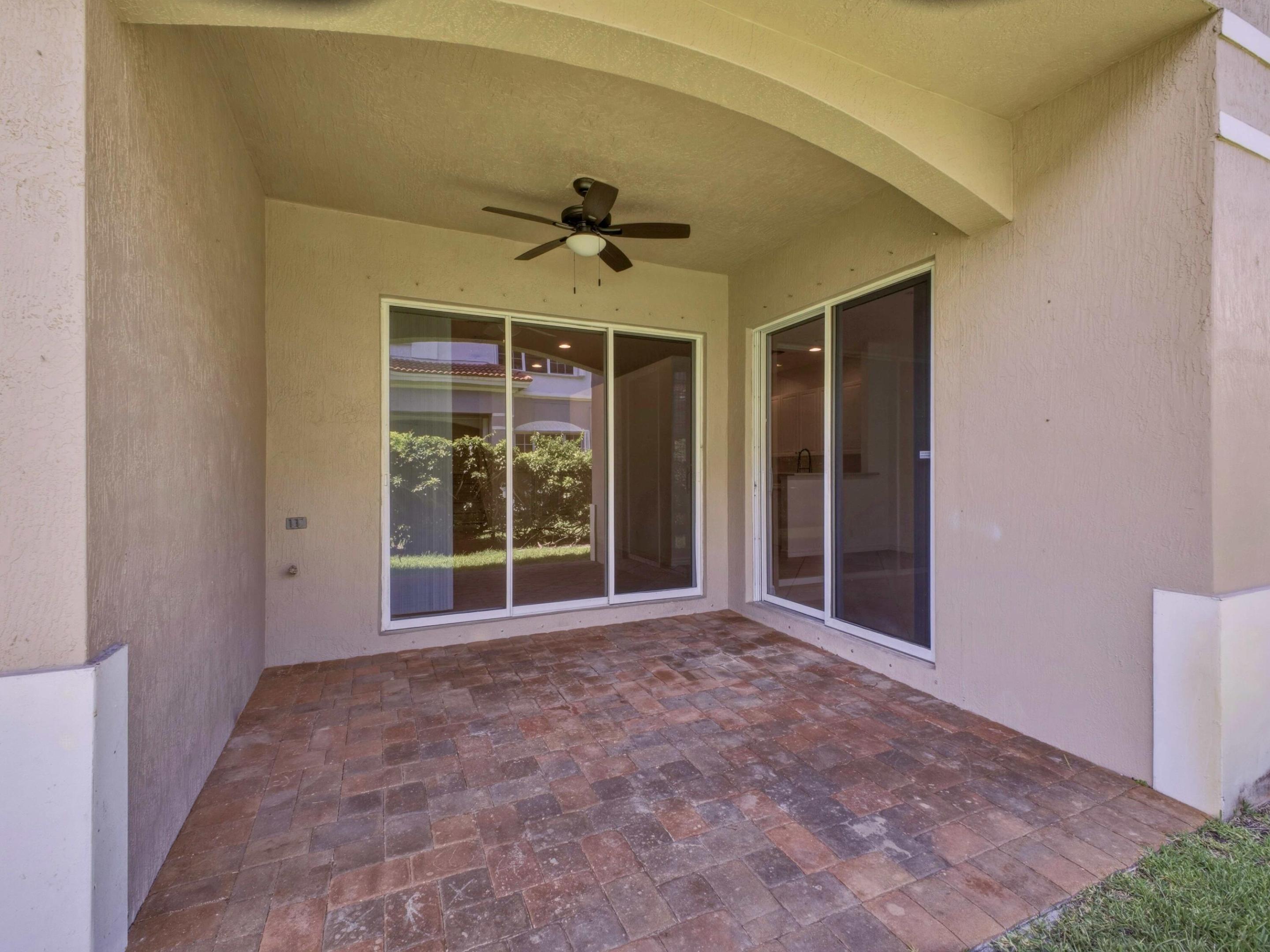CARRIAGE POINTE - Residential Lease