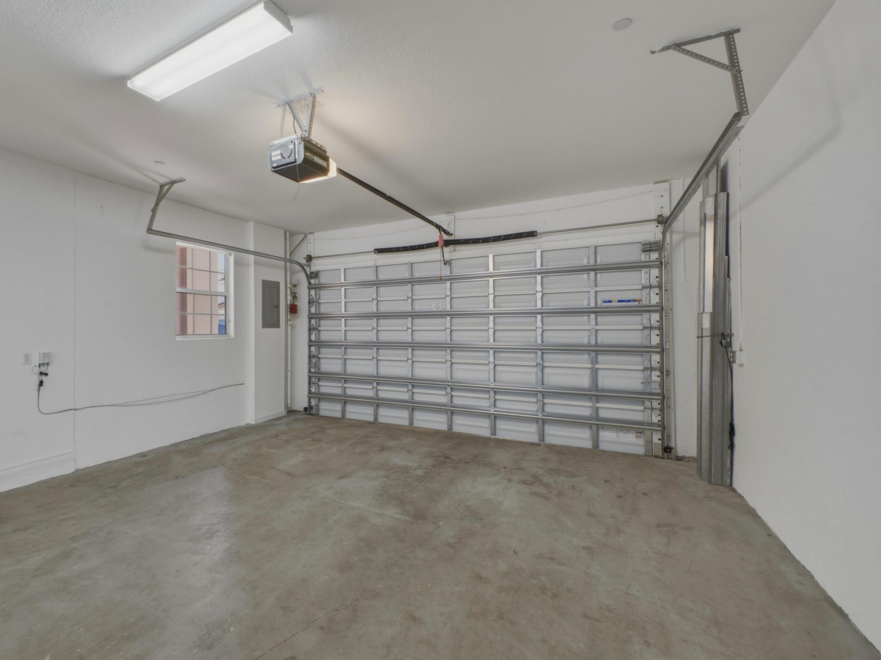 CARRIAGE POINTE - Residential Lease