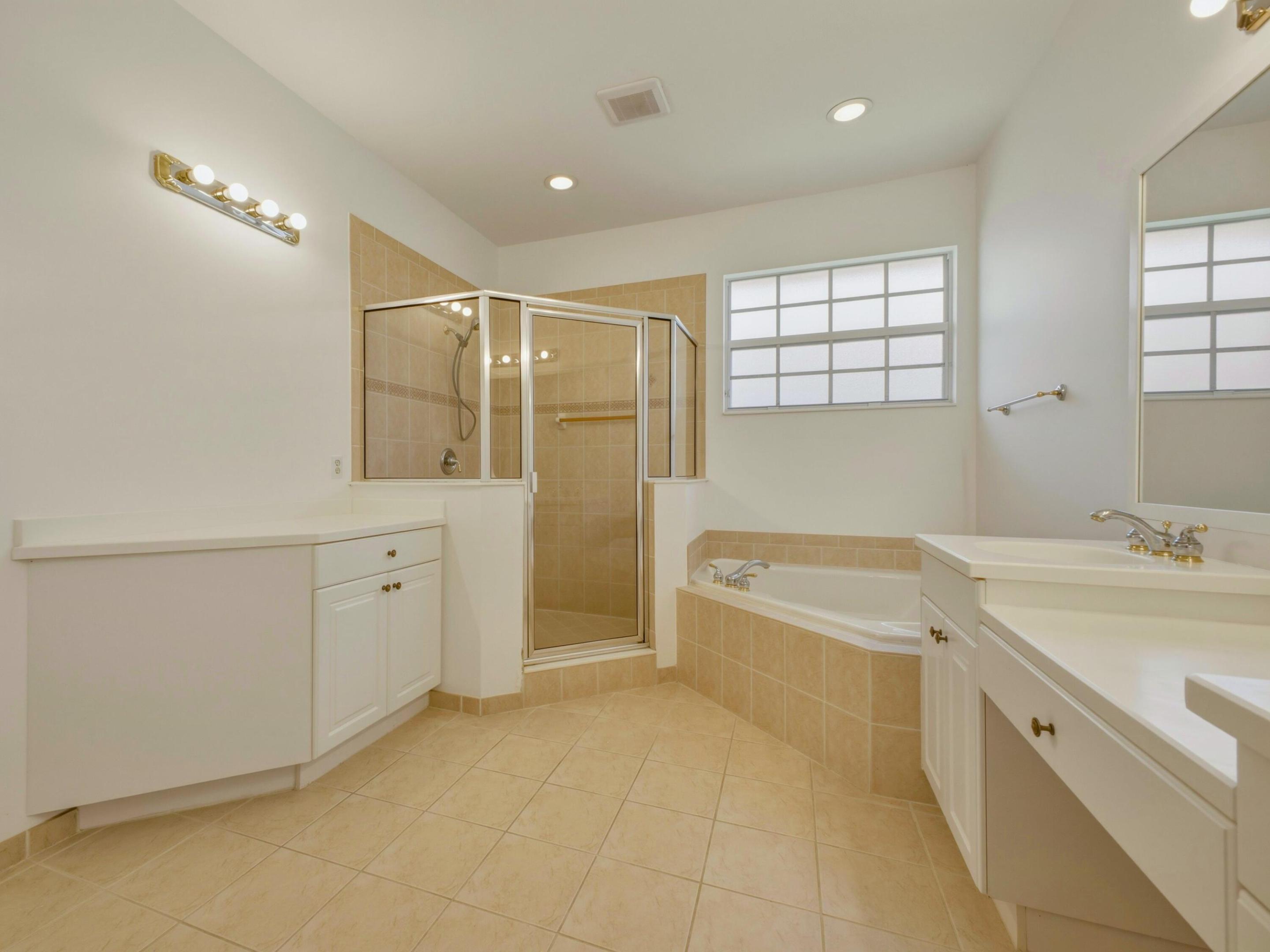 CARRIAGE POINTE - Residential Lease