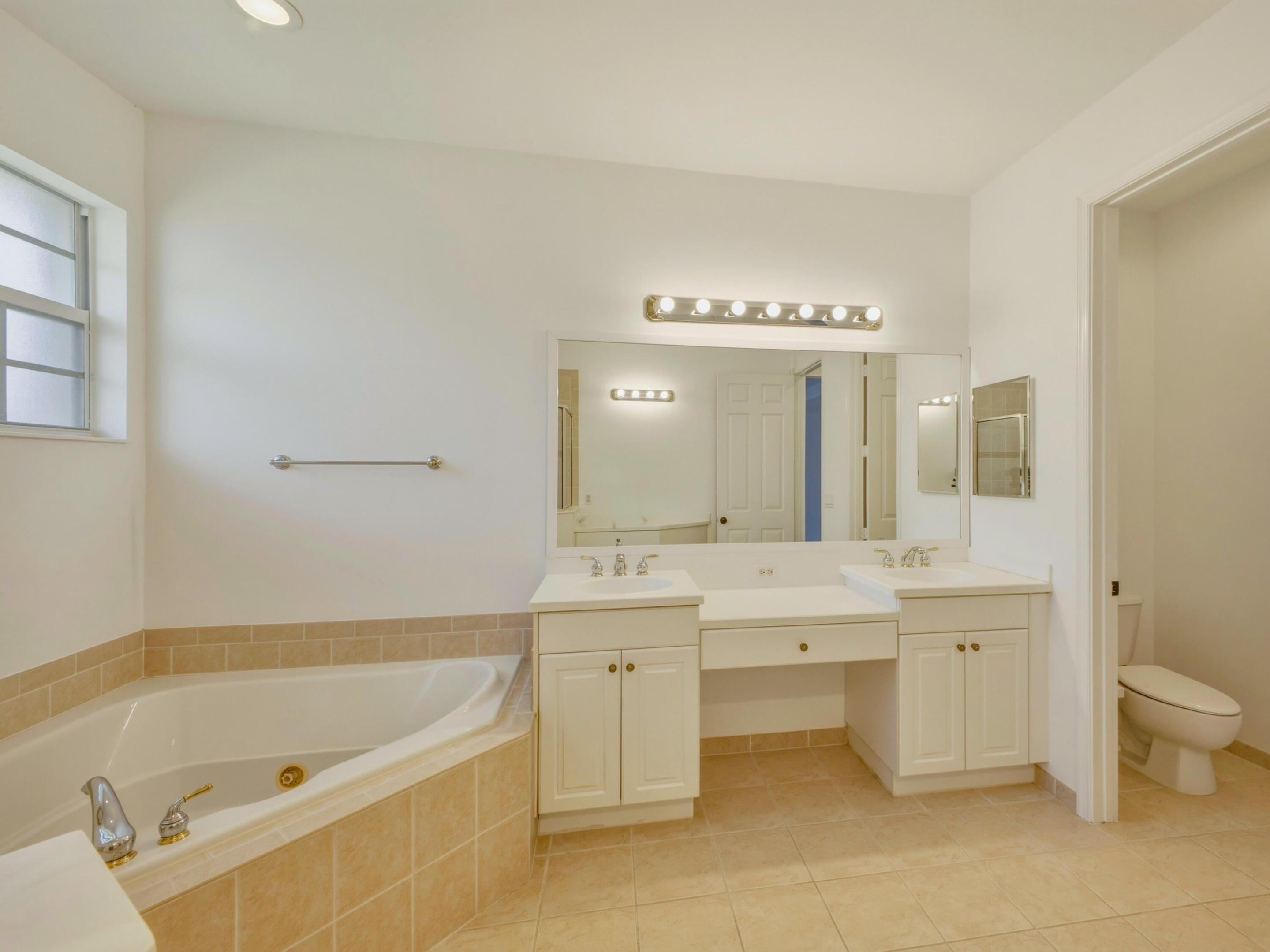 CARRIAGE POINTE - Residential Lease