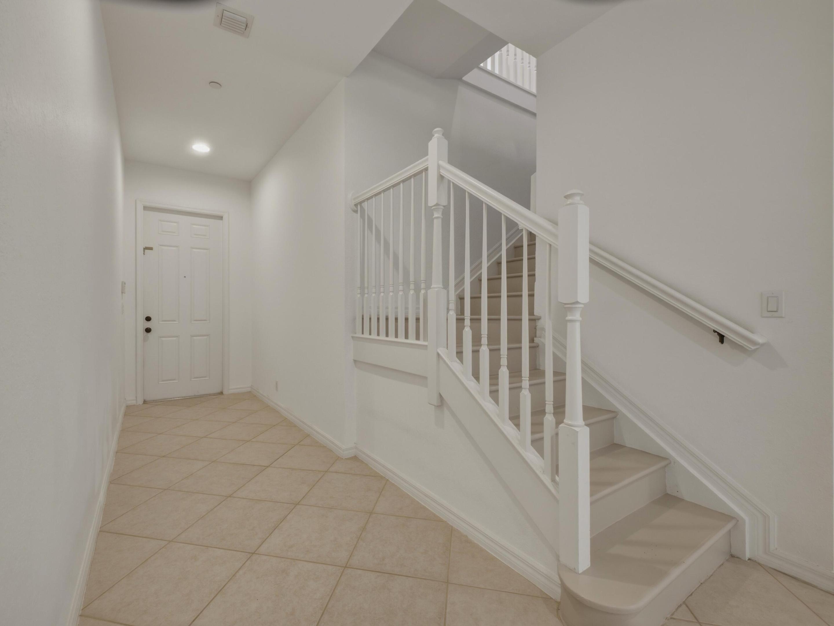 CARRIAGE POINTE - Residential Lease