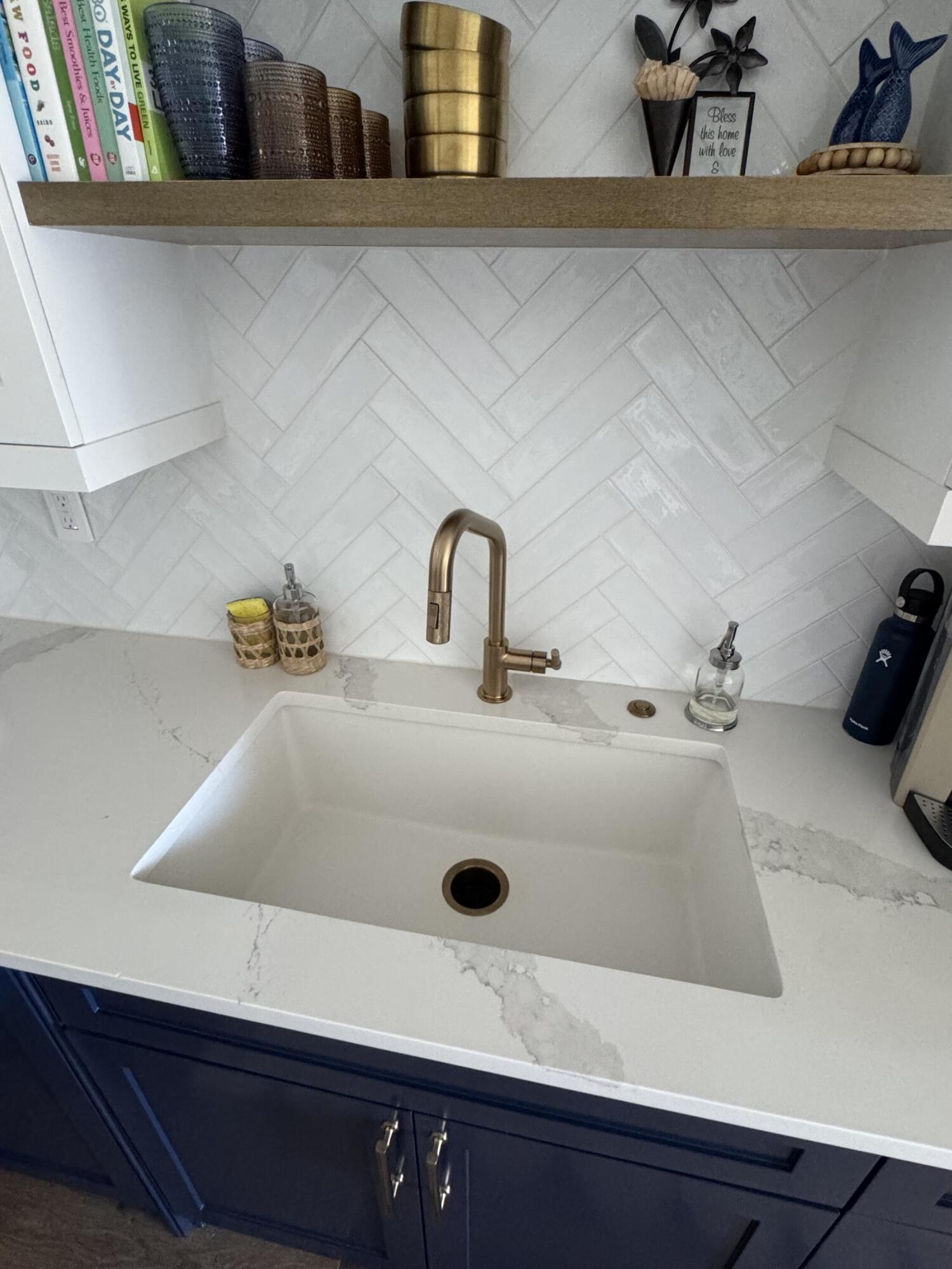 PALM BEACH WHITEHOUSE COND - Residential