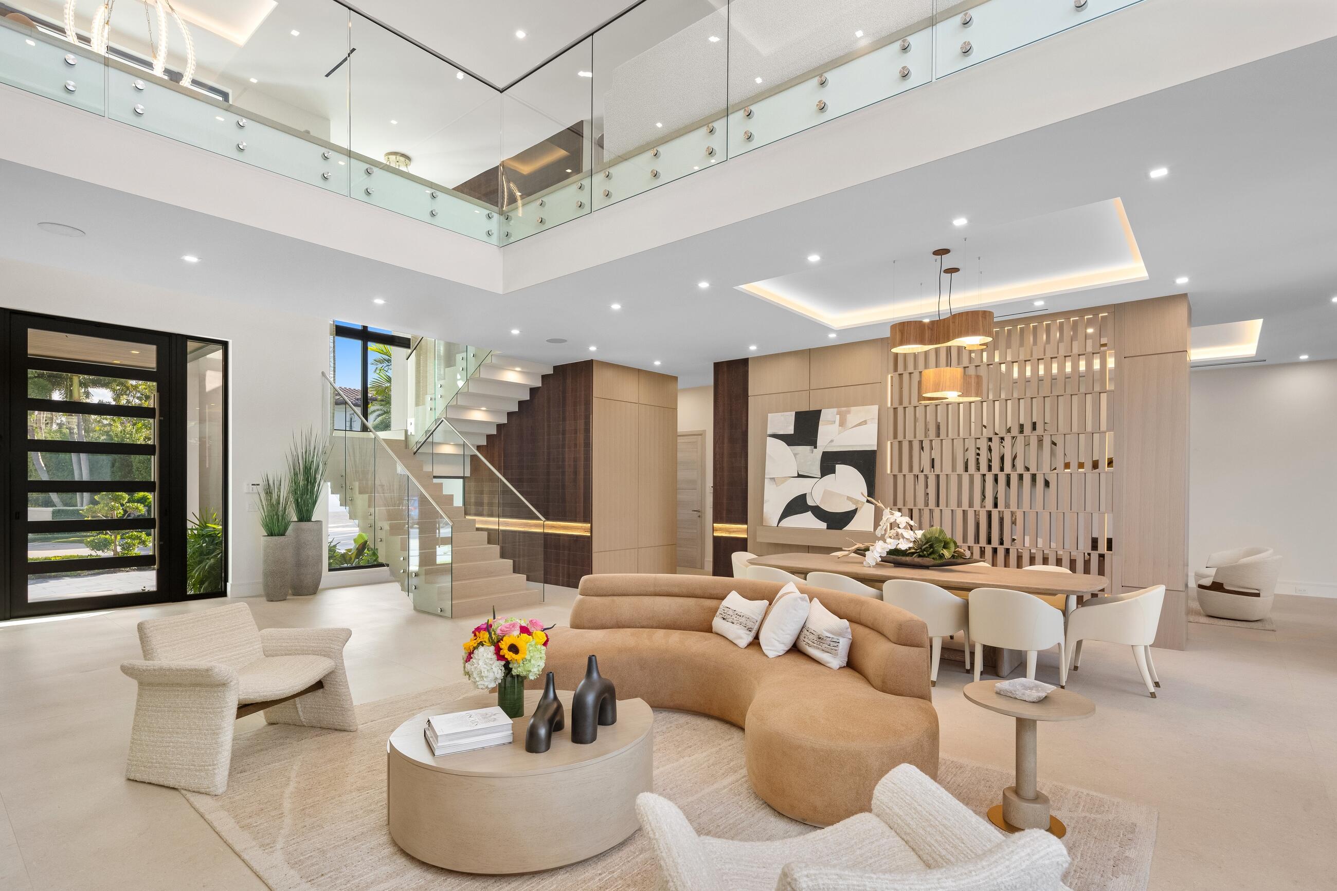 ROYAL PALM YACHT & COUNTRY CLUB - Residential