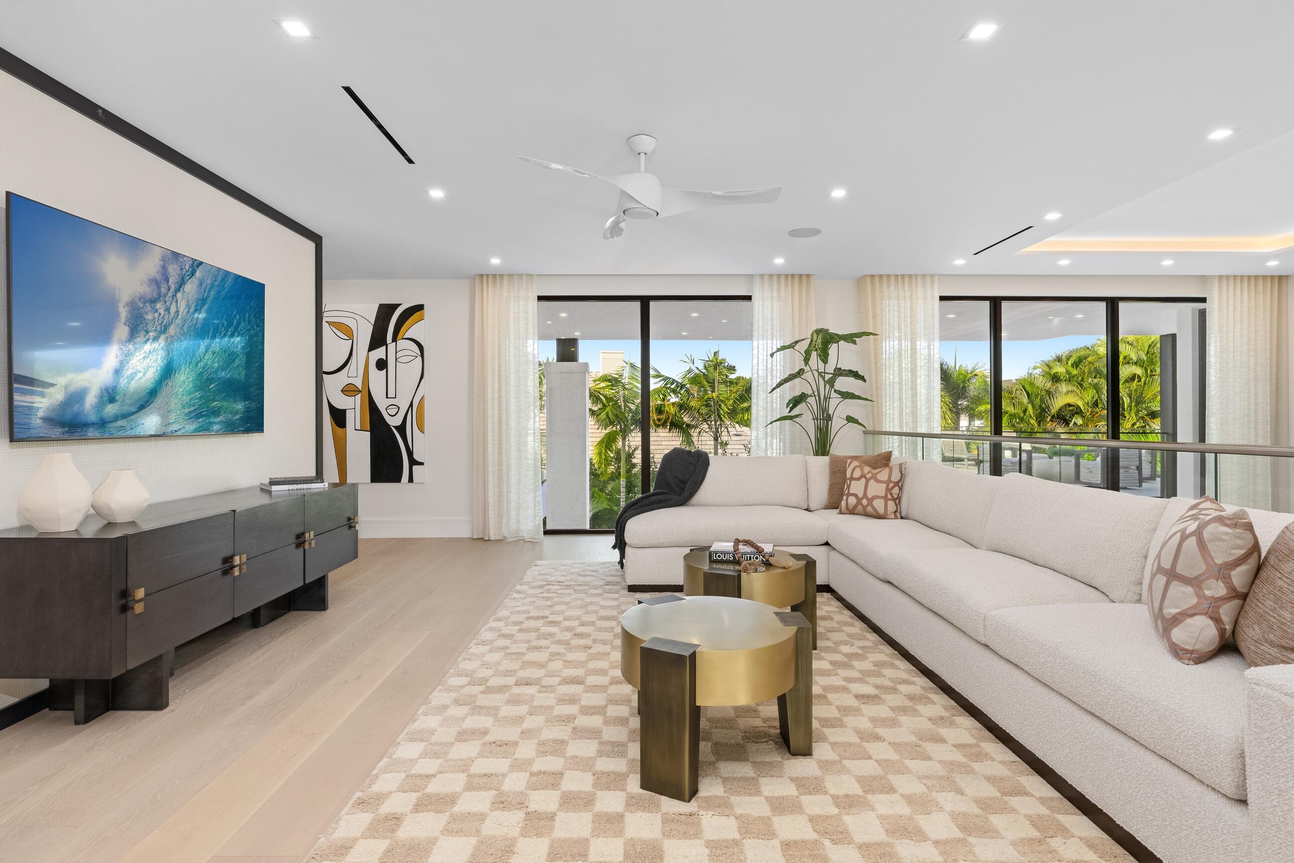 ROYAL PALM YACHT & COUNTRY CLUB - Residential