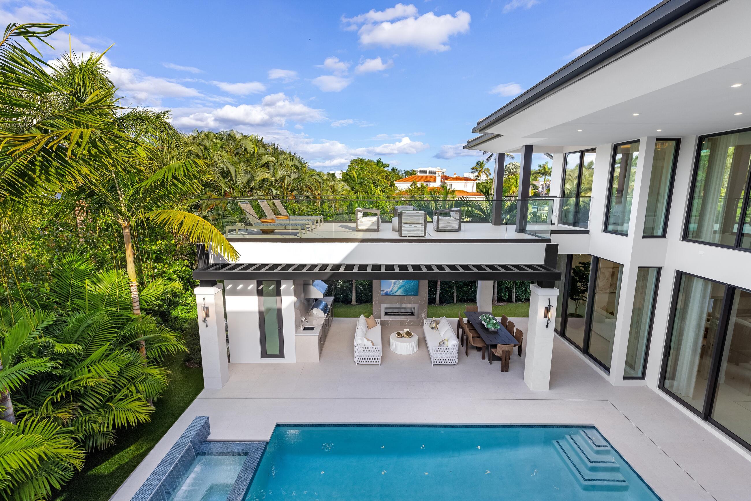ROYAL PALM YACHT & COUNTRY CLUB - Residential