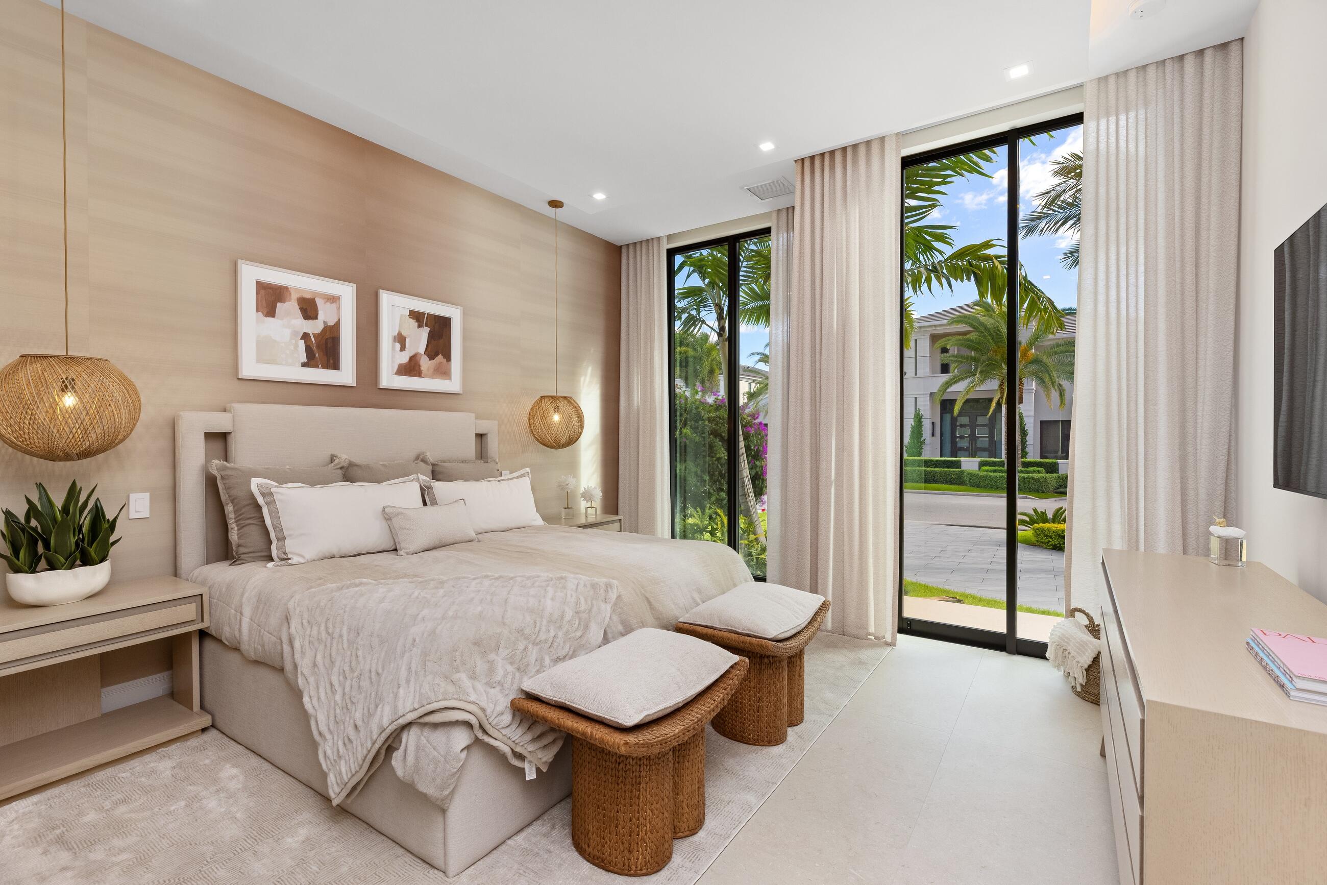 ROYAL PALM YACHT & COUNTRY CLUB - Residential