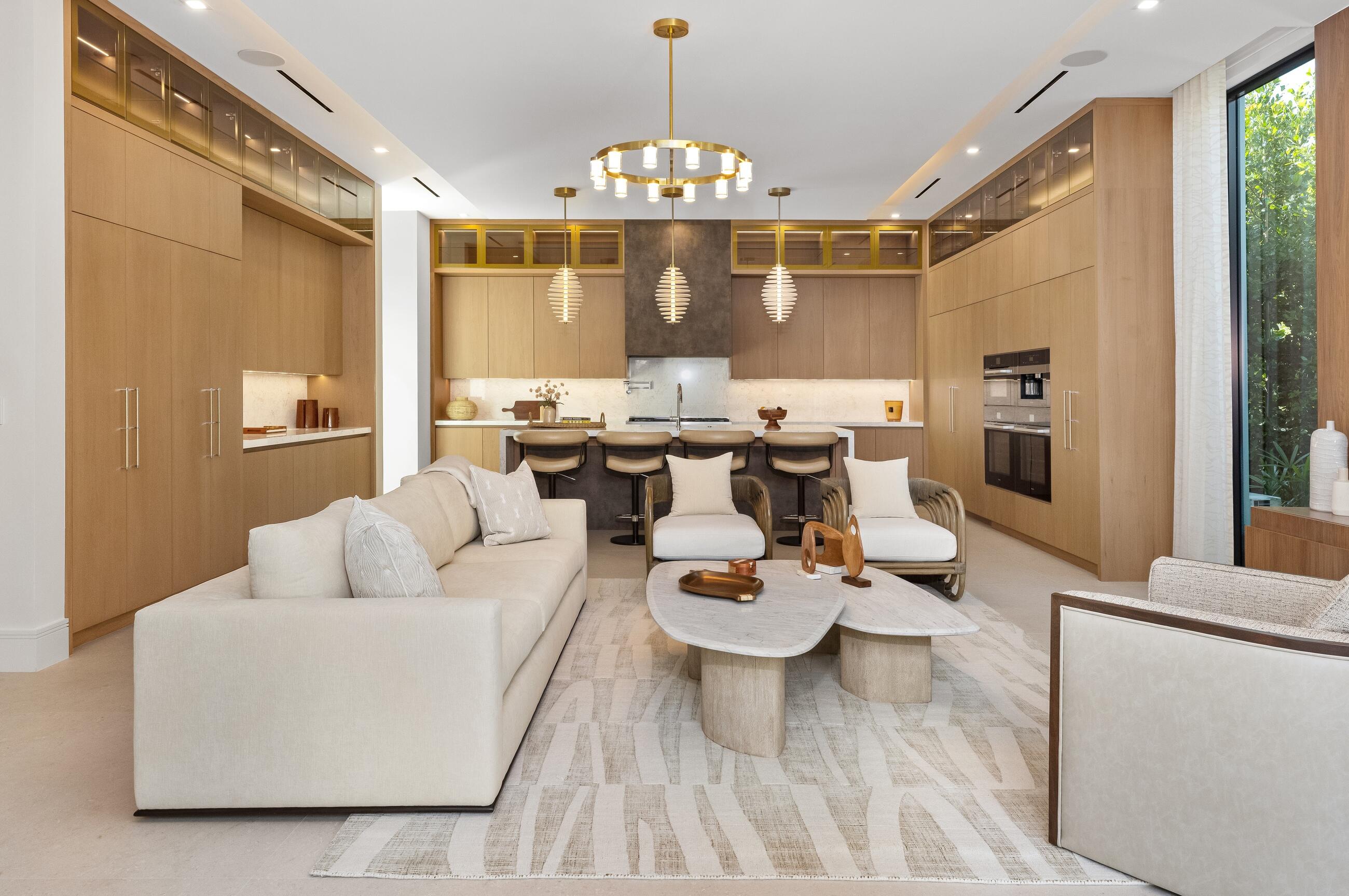 ROYAL PALM YACHT & COUNTRY CLUB - Residential