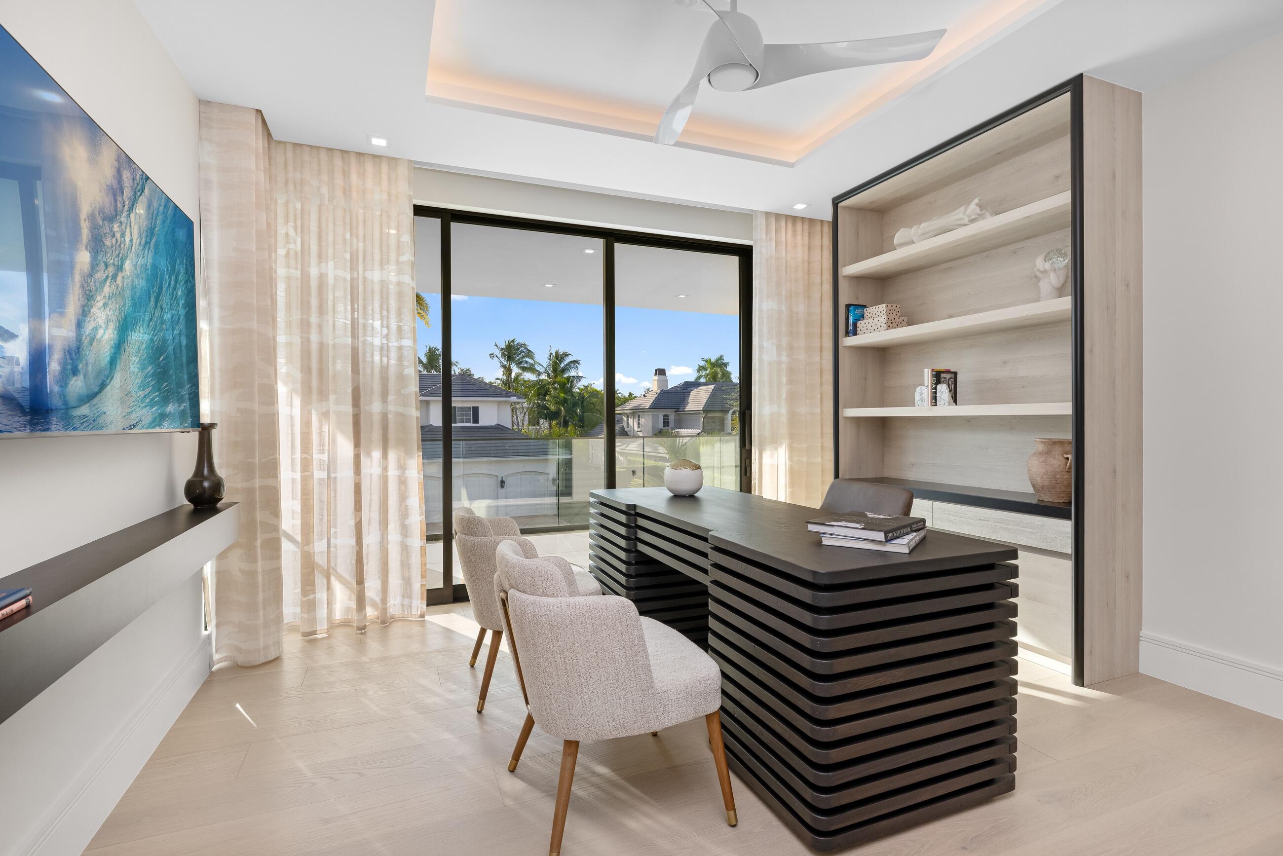 ROYAL PALM YACHT & COUNTRY CLUB - Residential