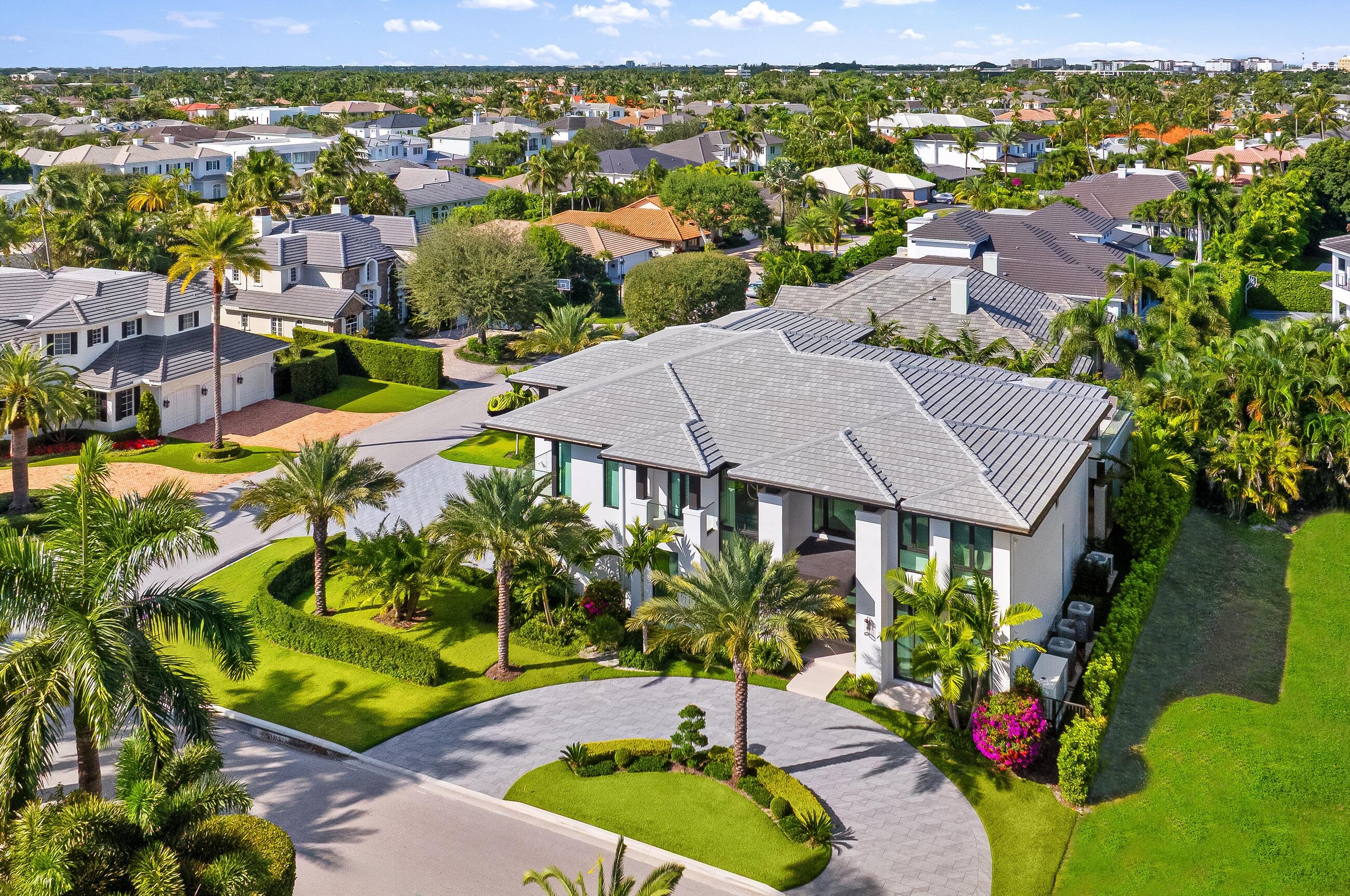 ROYAL PALM YACHT & COUNTRY CLUB - Residential