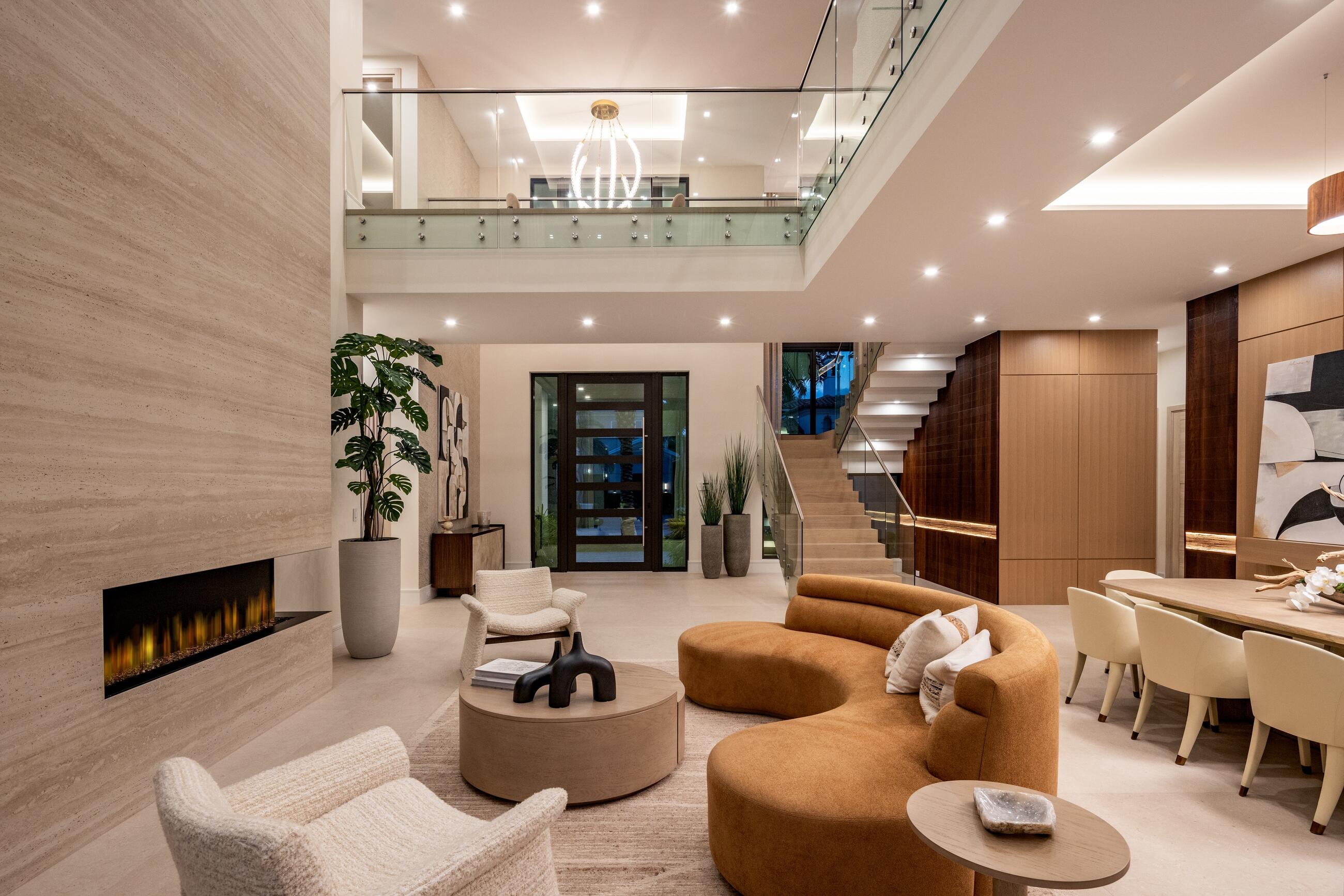 ROYAL PALM YACHT & COUNTRY CLUB - Residential