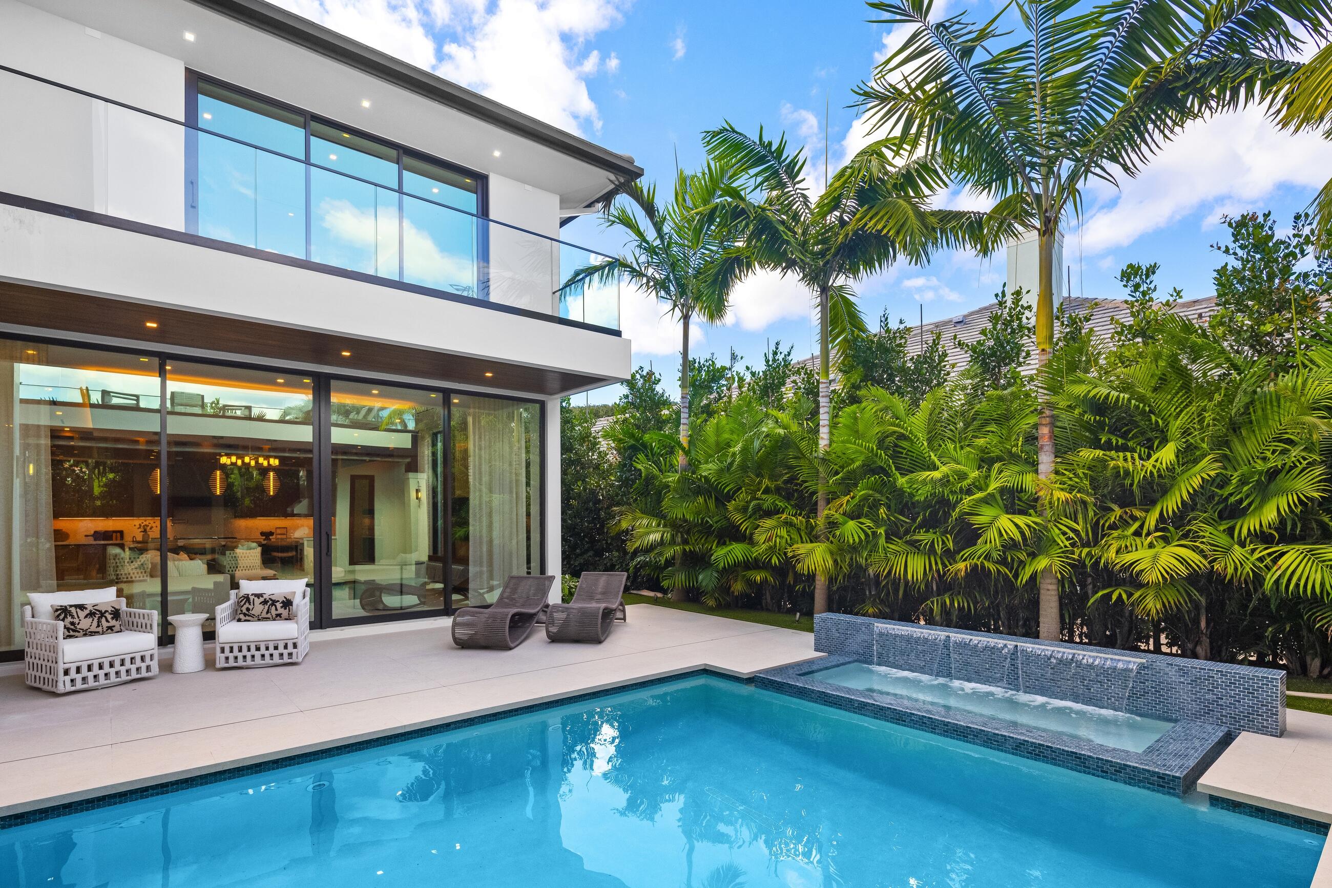 ROYAL PALM YACHT & COUNTRY CLUB - Residential