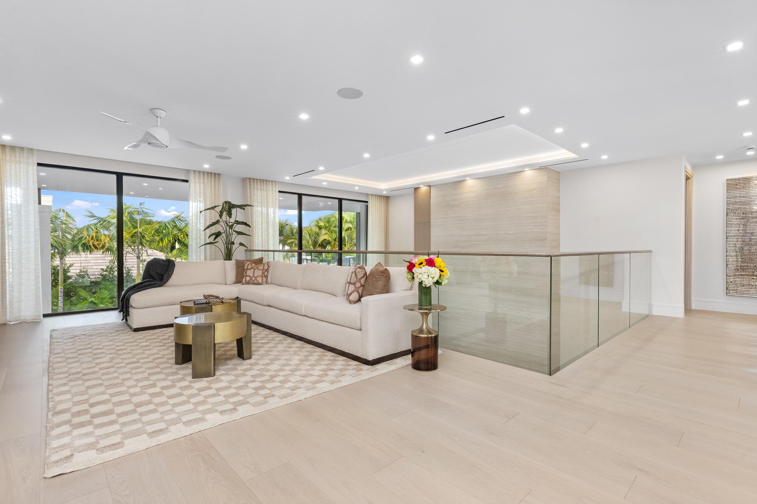 ROYAL PALM YACHT & COUNTRY CLUB - Residential