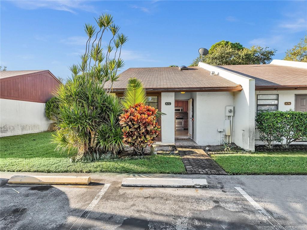 Ultra desirable and rarely-available one-story corner unit villa located within the Villager Townhomes subdivision. This property will not last as they seldom become available. Top of the line appliances inside an open-concept kitchen give you a ton of space within a quaint surrounding. The neighborhood has low maintenance fees, is quiet and serene and is perfect for anyone.
