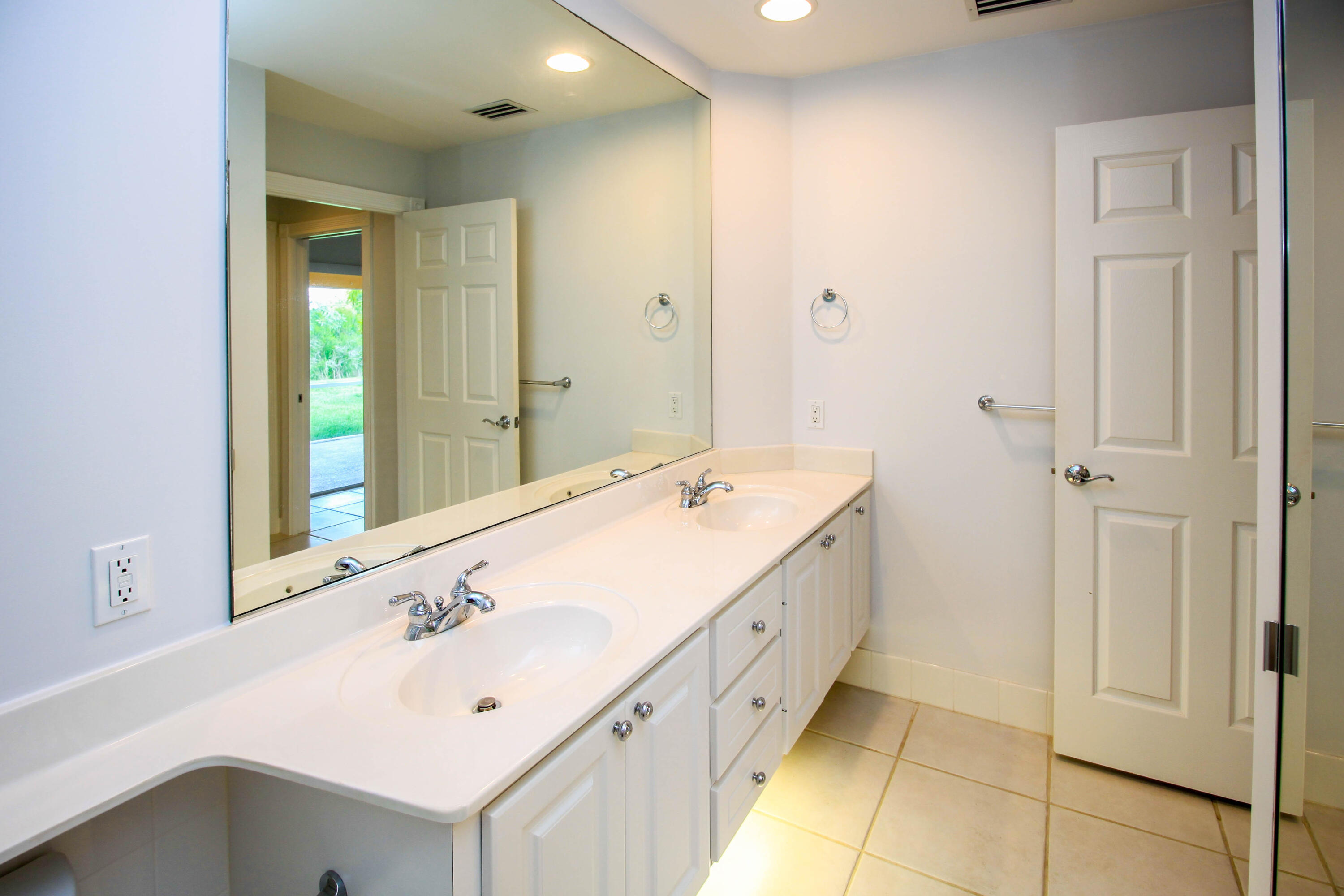 TRADITION PLAT NO  5 - Residential Lease
