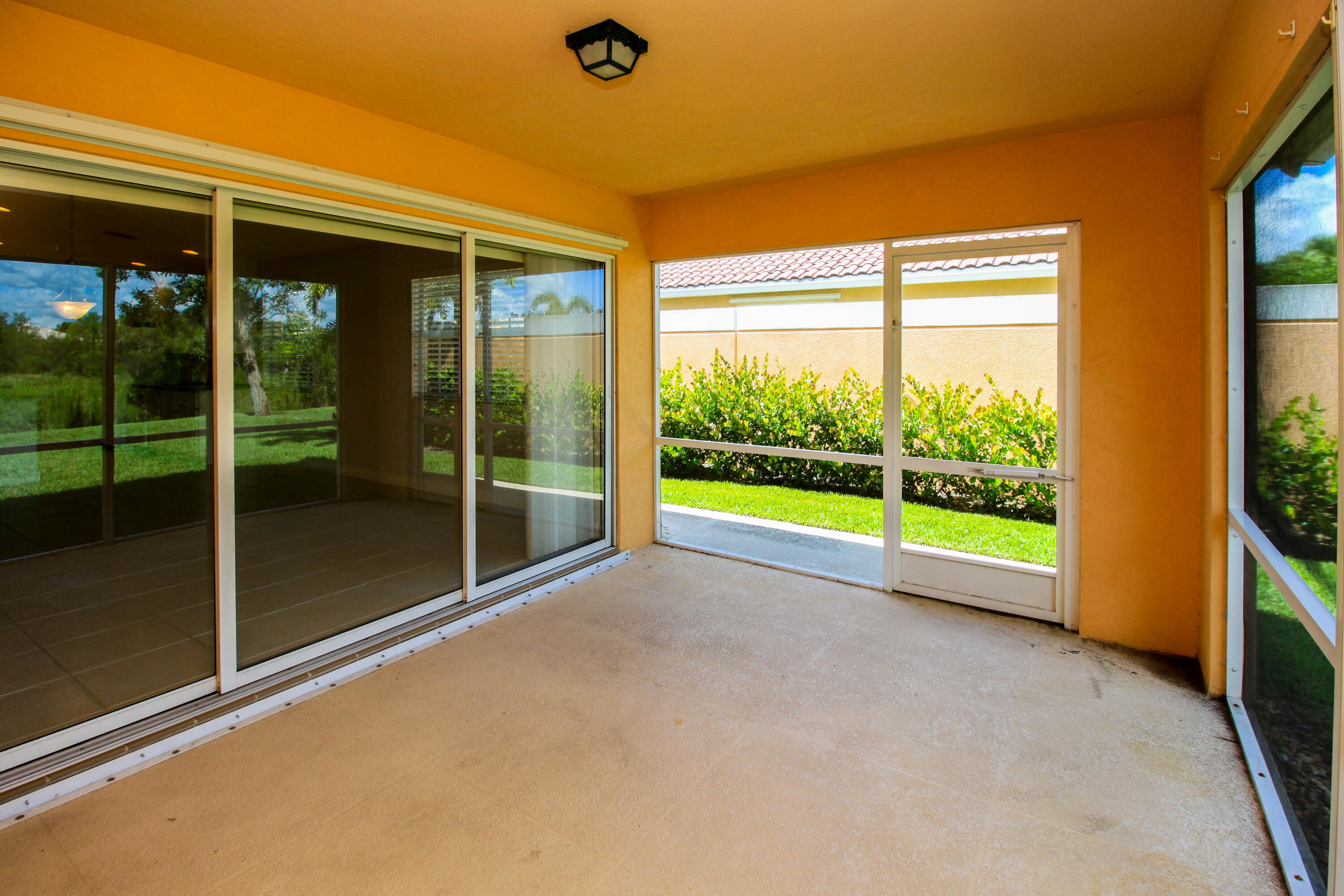 TRADITION PLAT NO  5 - Residential Lease