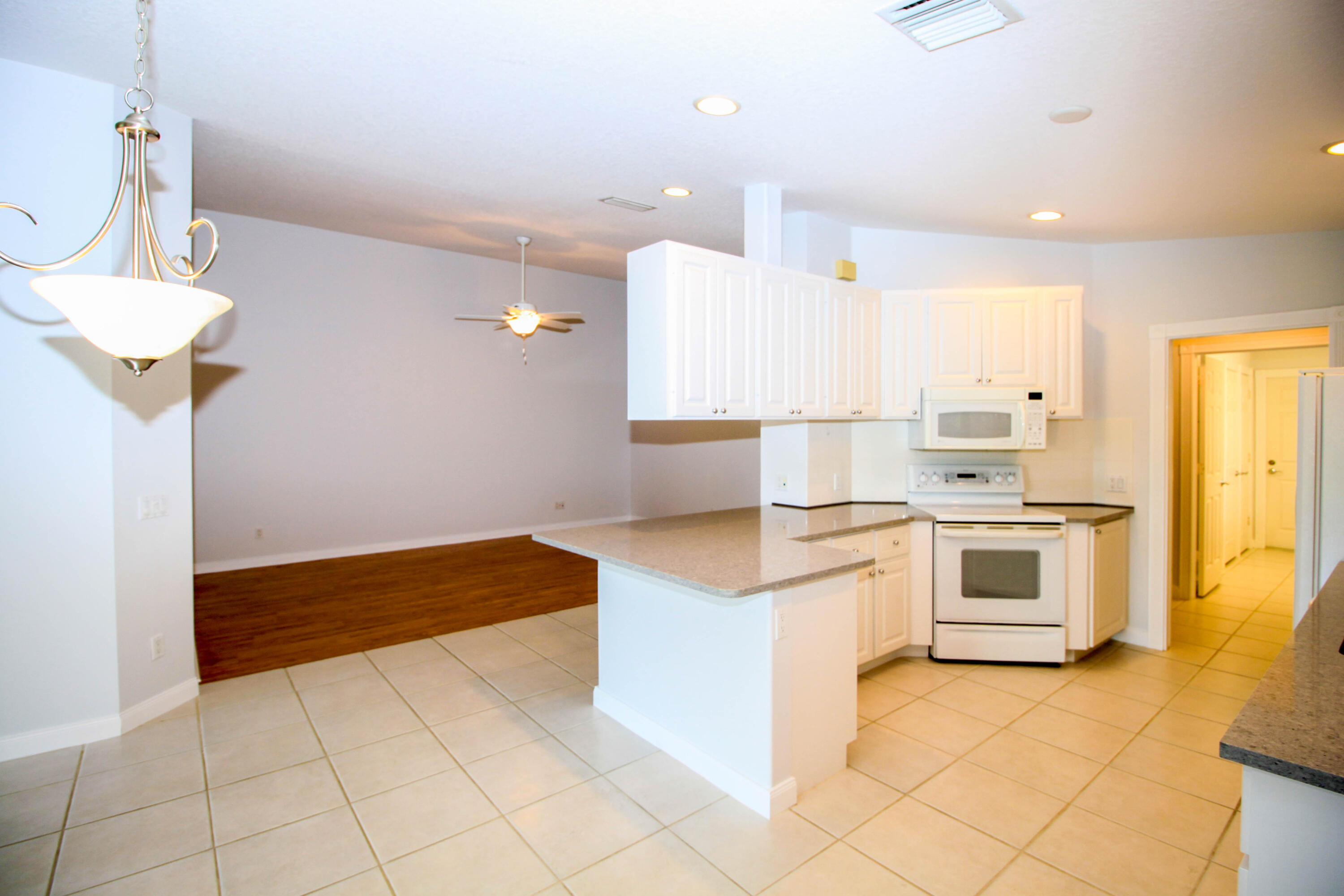TRADITION PLAT NO  5 - Residential Lease