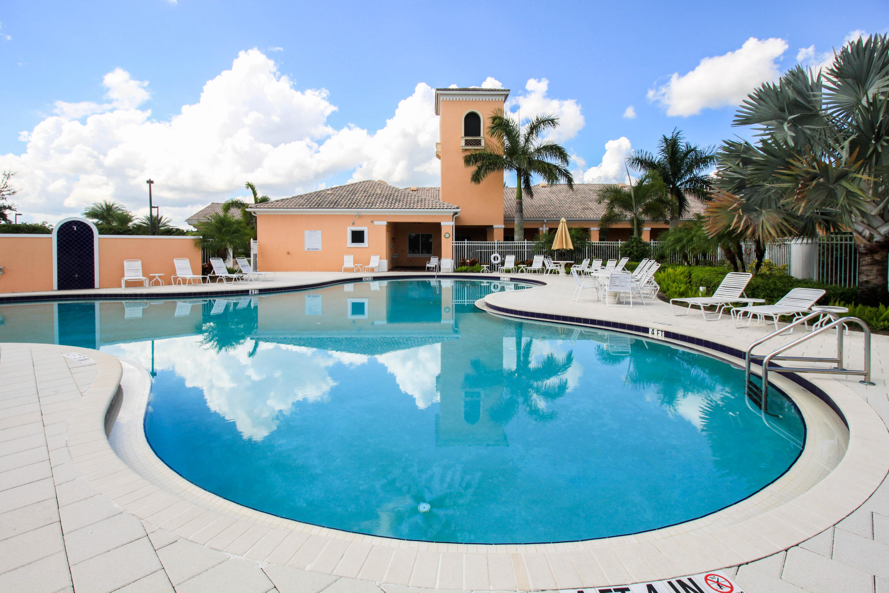 TRADITION PLAT NO  5 - Residential Lease