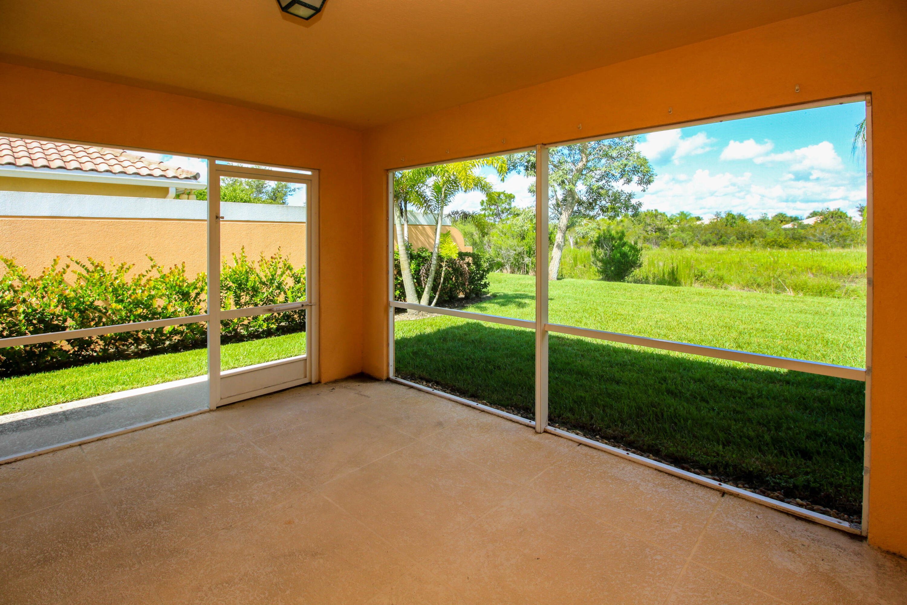 TRADITION PLAT NO  5 - Residential Lease