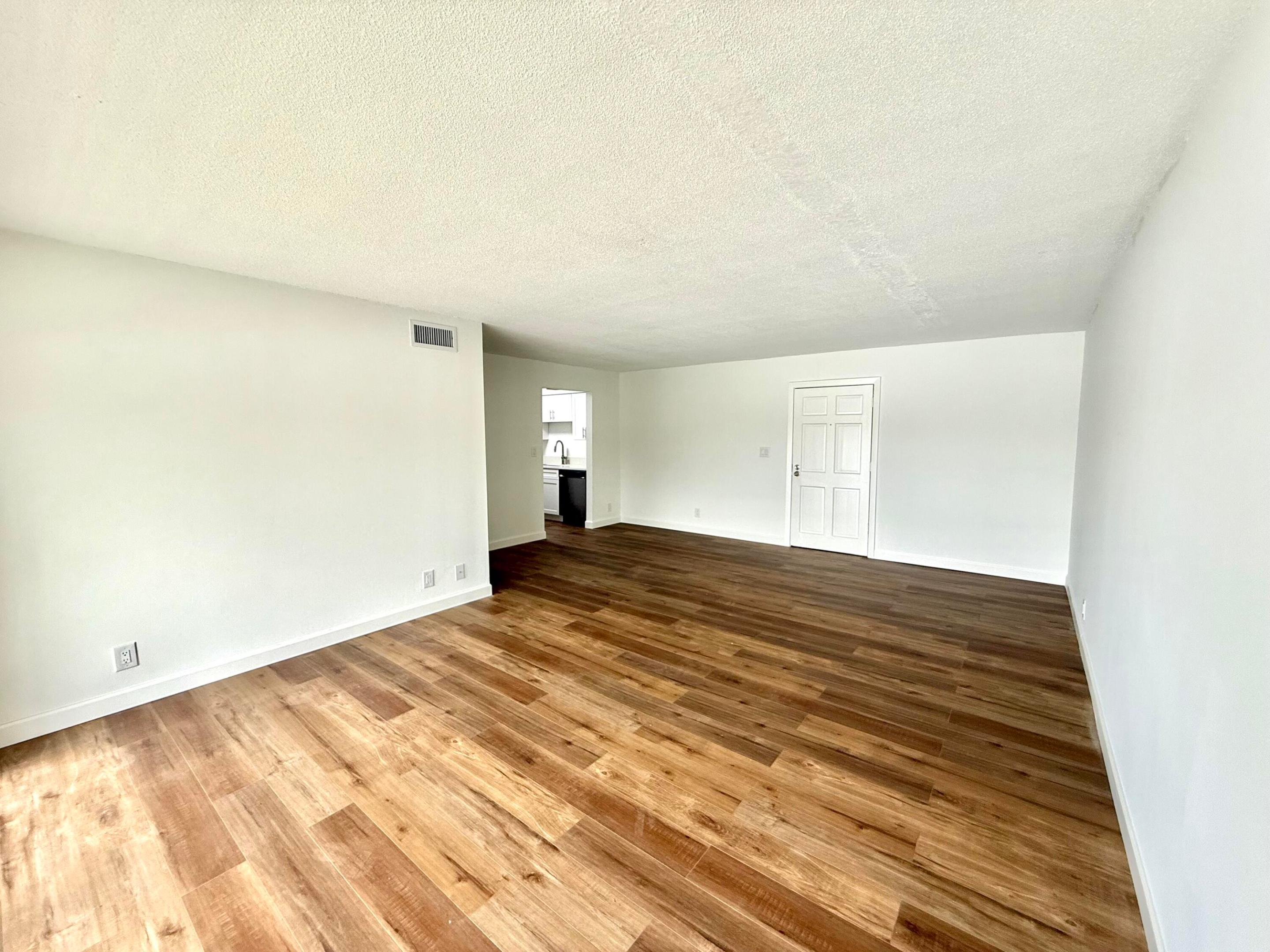 NORTH PALM BEACH VILLAGE OF 3 - Residential Lease