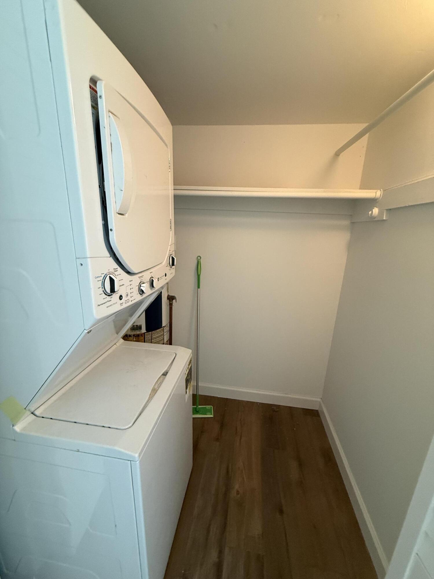 NORTH PALM BEACH VILLAGE OF 3 - Residential Lease