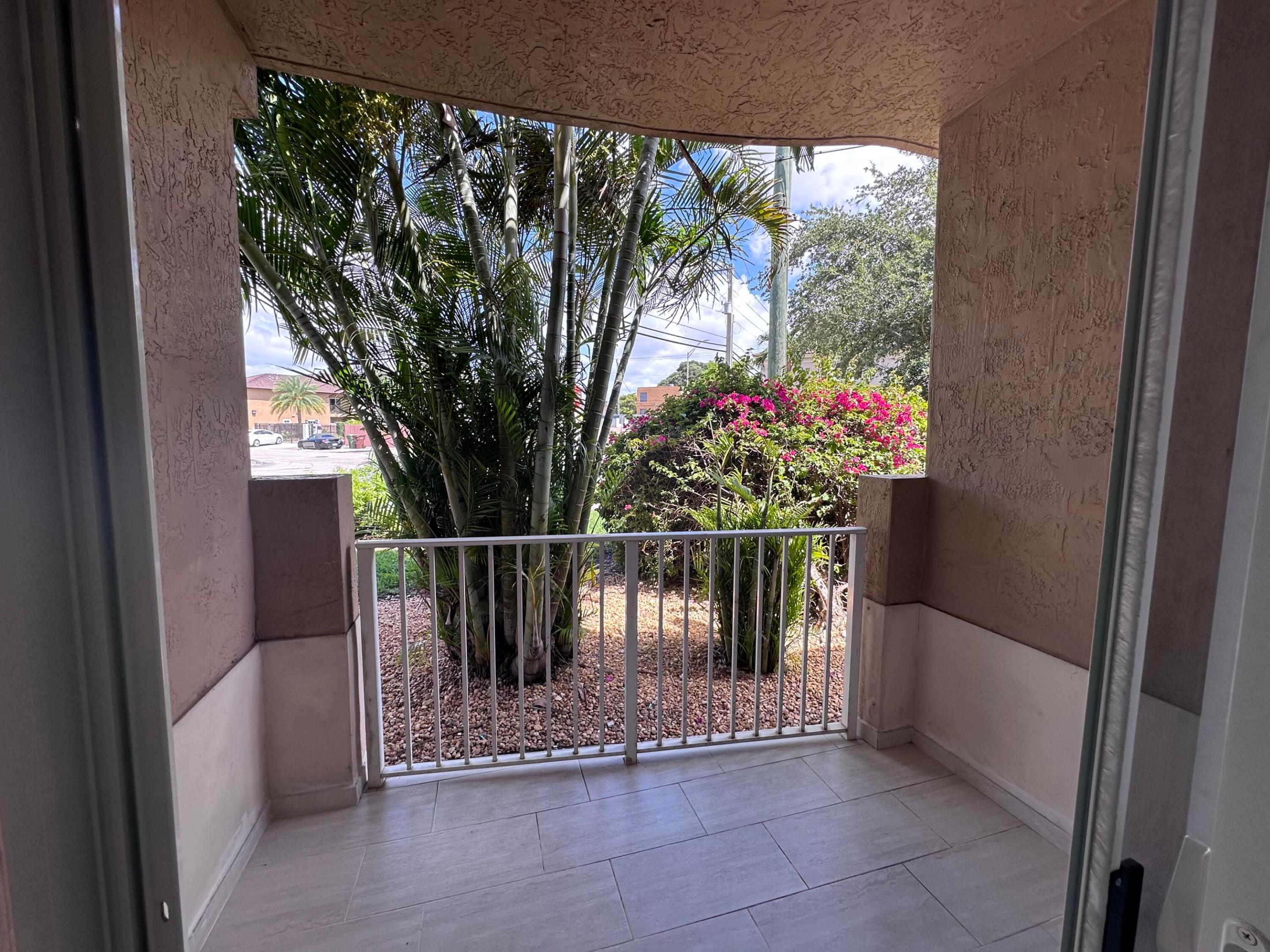 LOS PORTALES SEC B CONDO - Residential