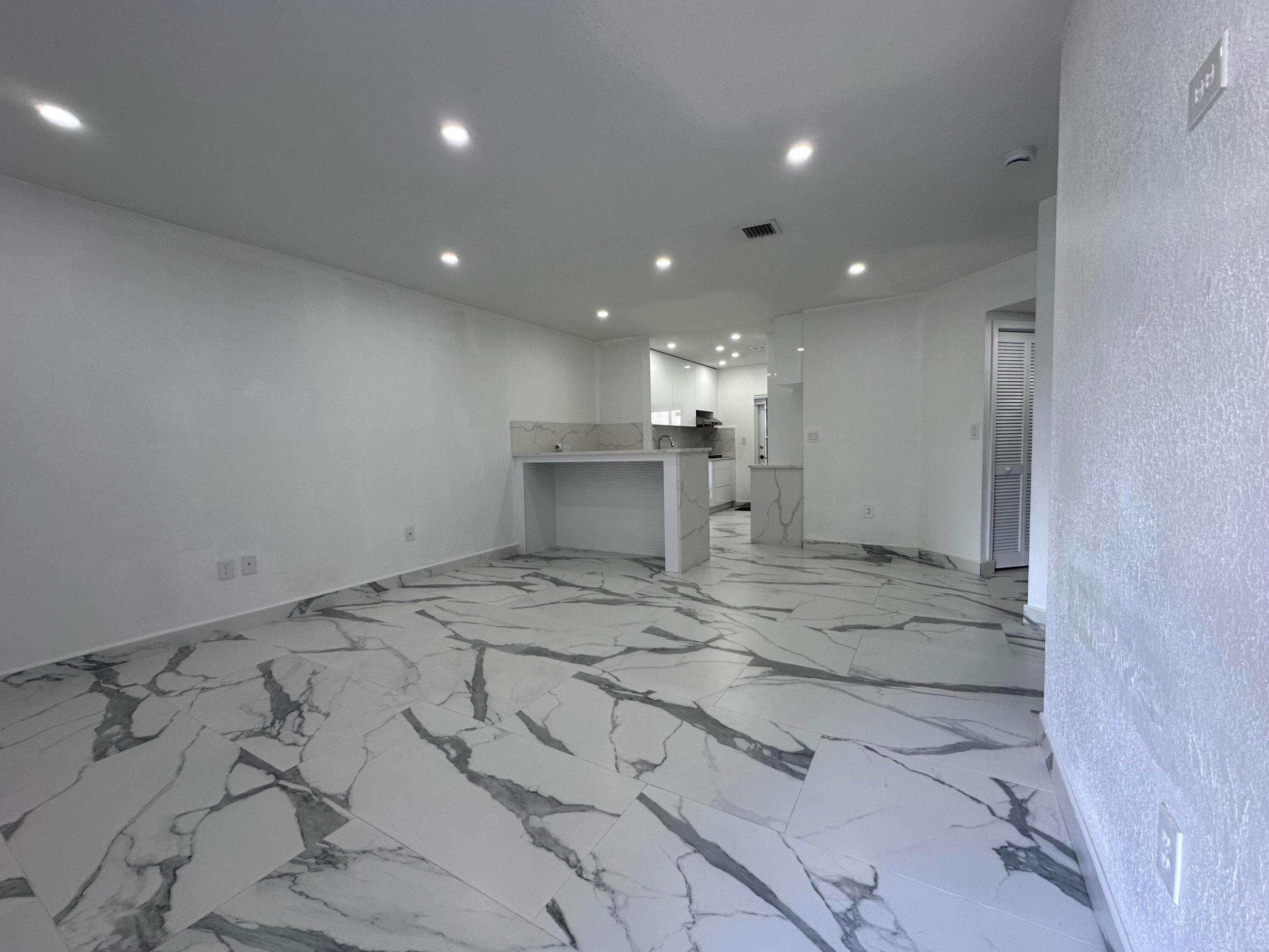 LOS PORTALES SEC B CONDO - Residential