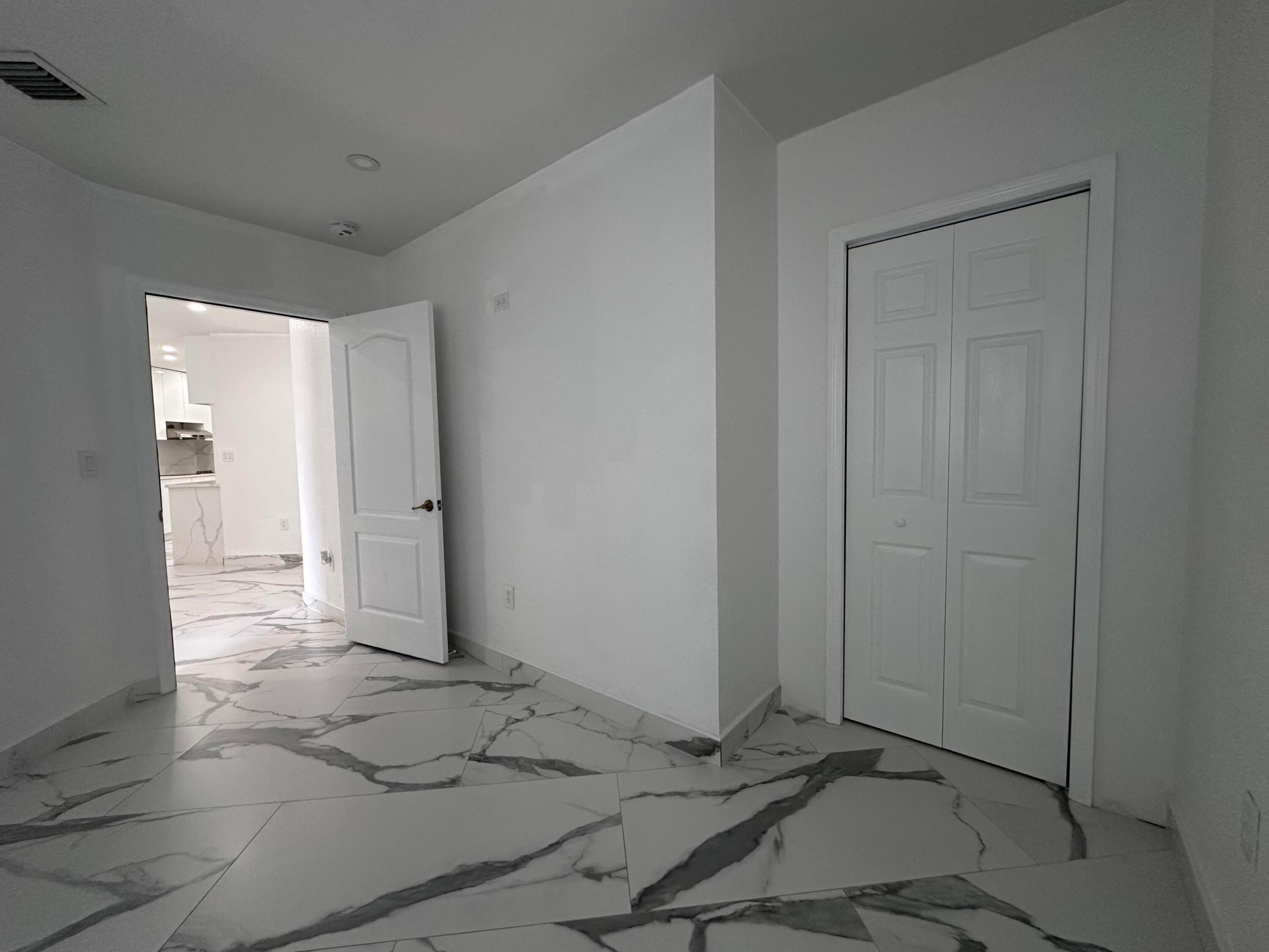 LOS PORTALES SEC B CONDO - Residential