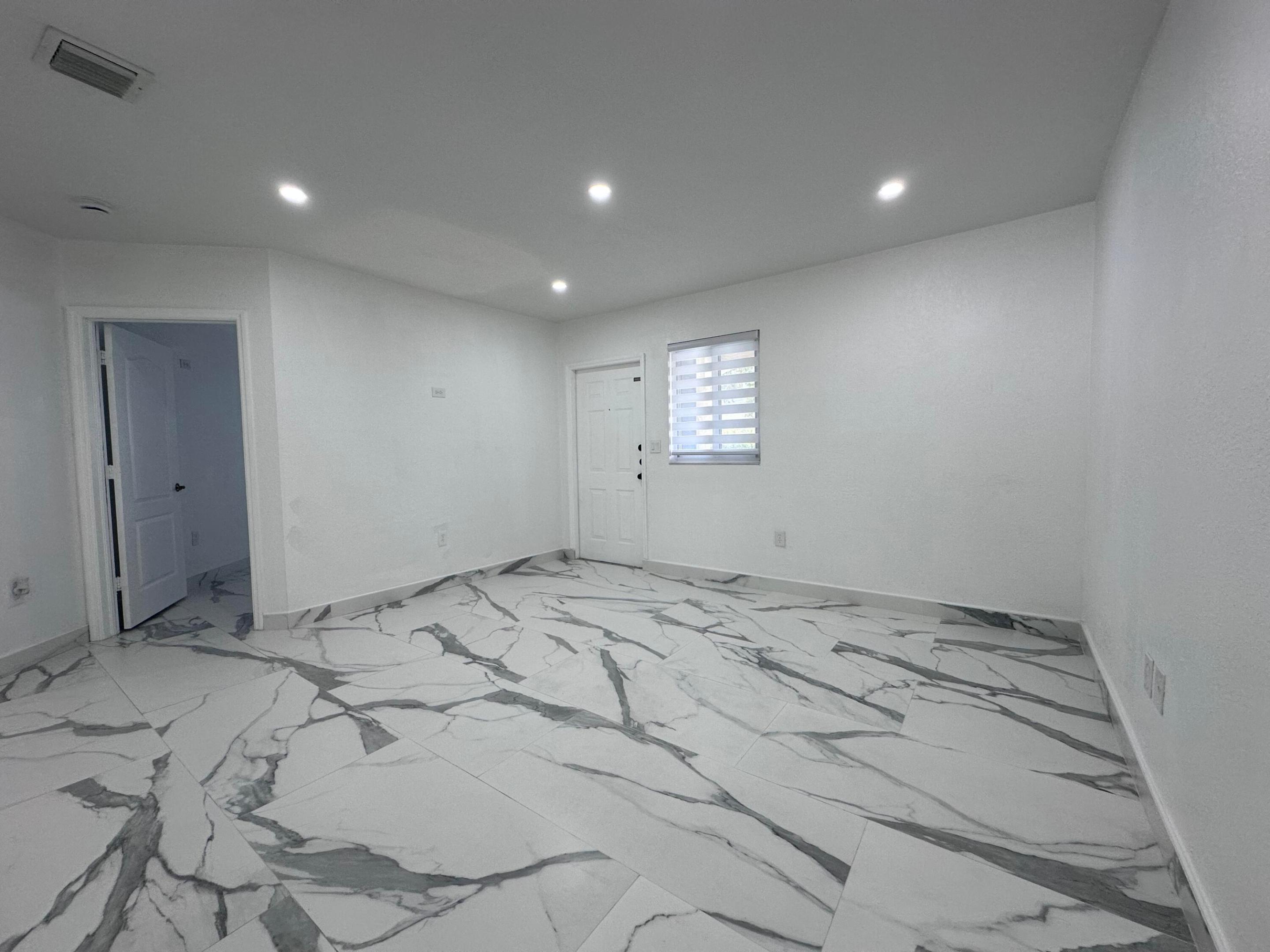 LOS PORTALES SEC B CONDO - Residential