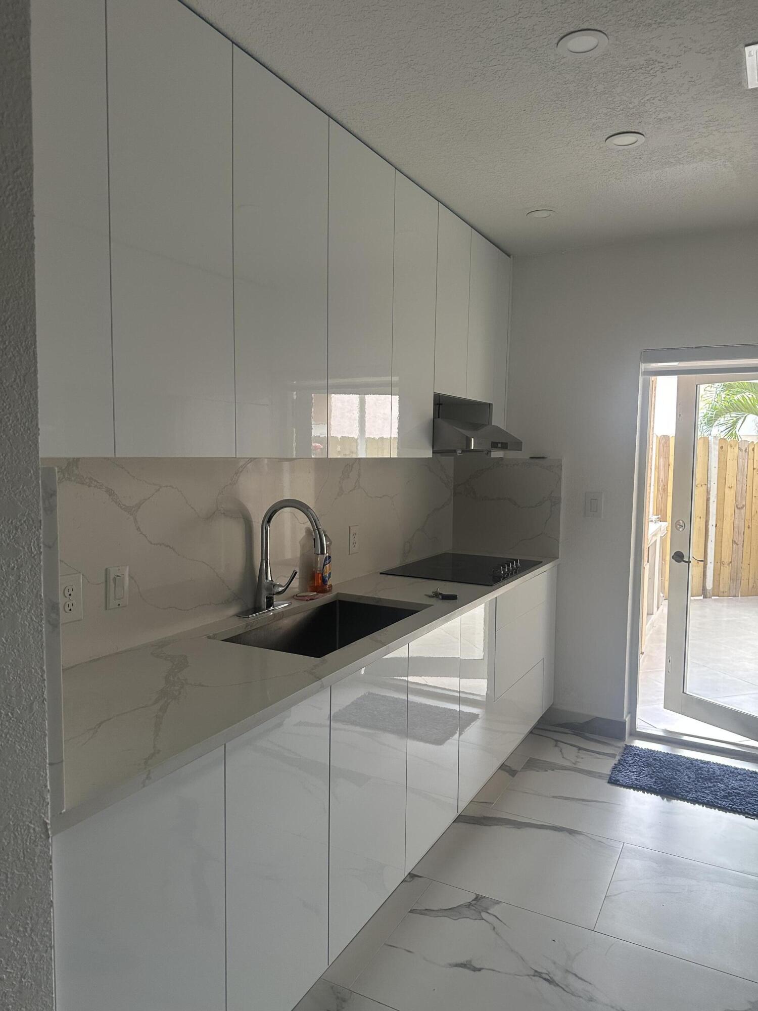 LOS PORTALES SEC B CONDO - Residential