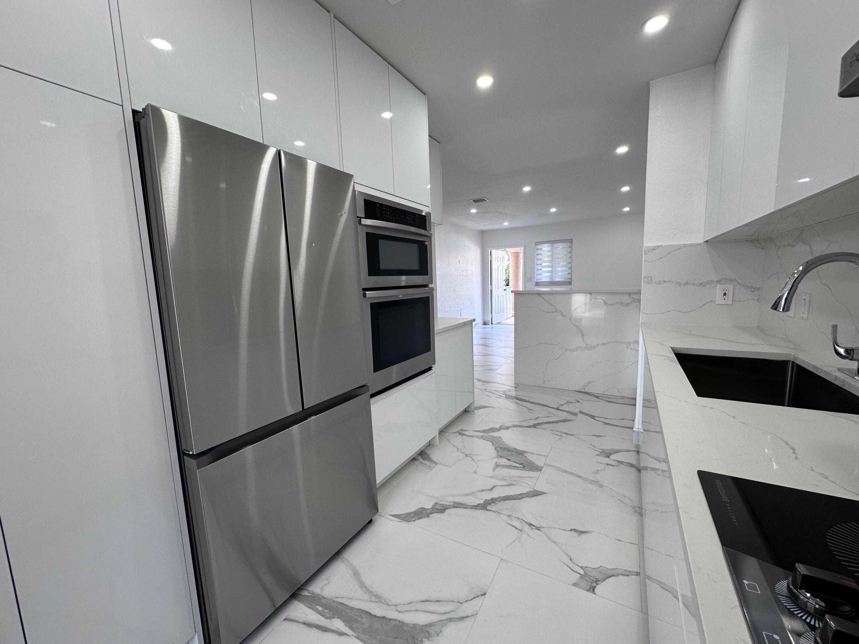 LOS PORTALES SEC B CONDO - Residential
