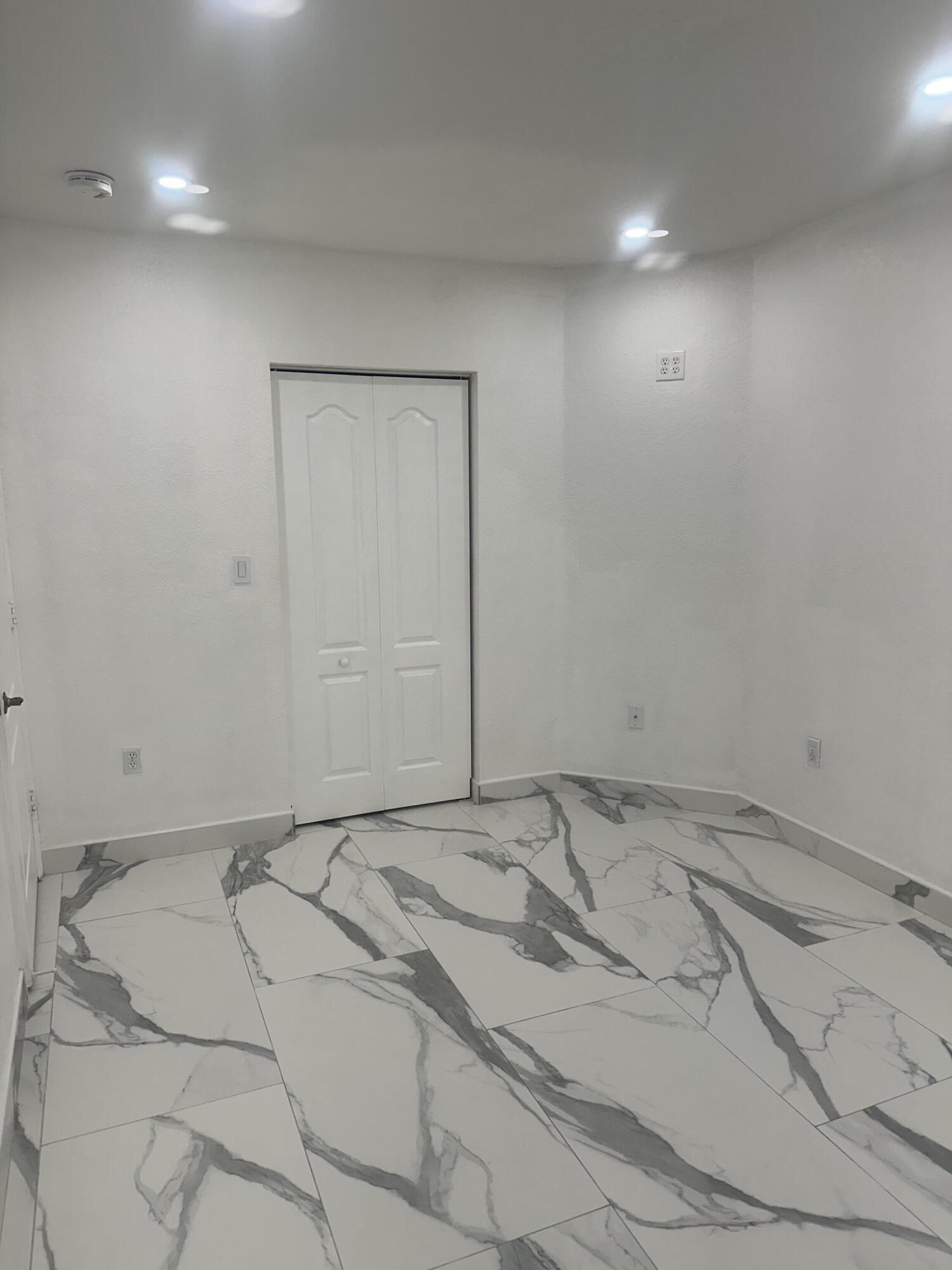 LOS PORTALES SEC B CONDO - Residential