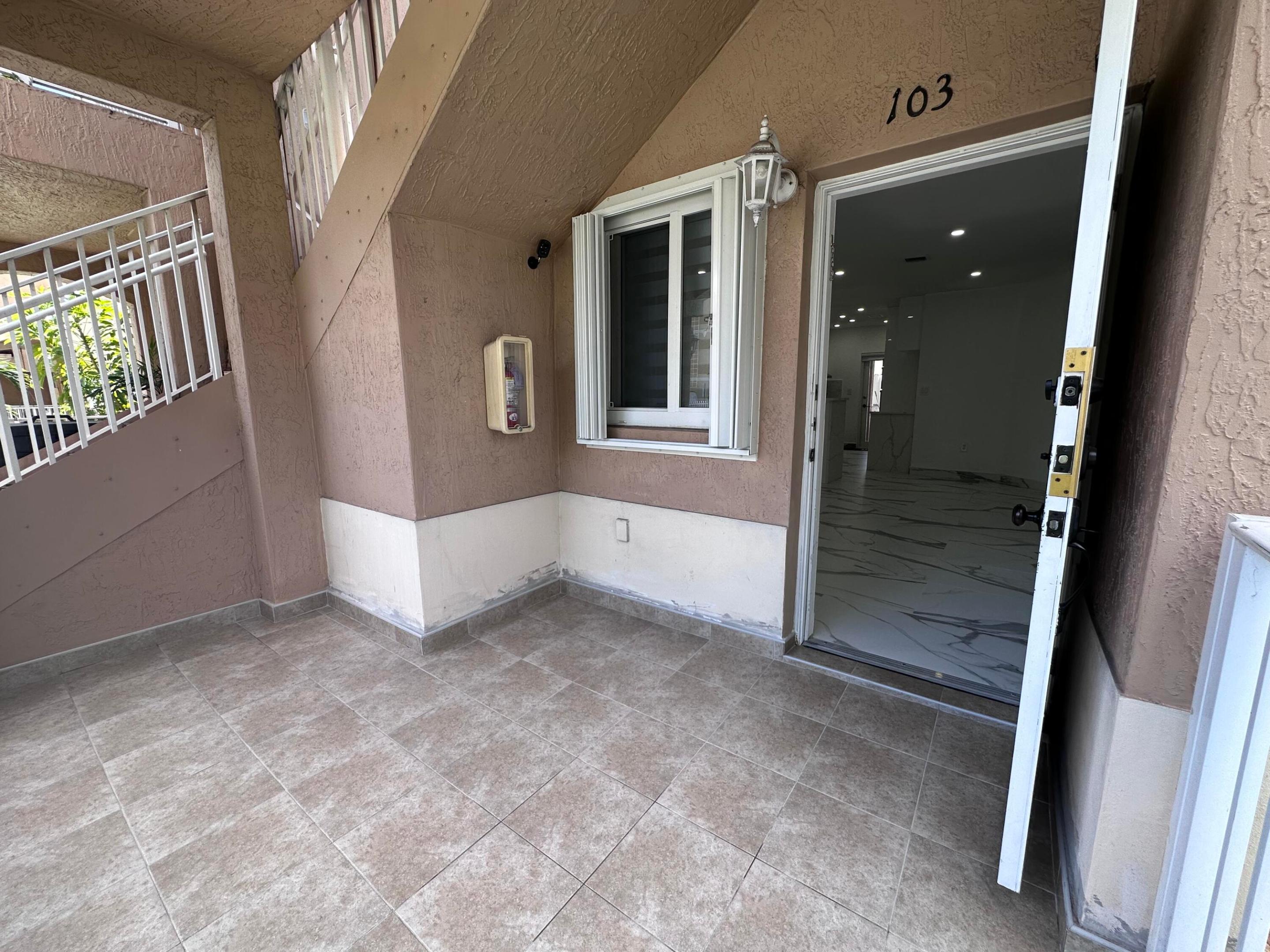 LOS PORTALES SEC B CONDO - Residential