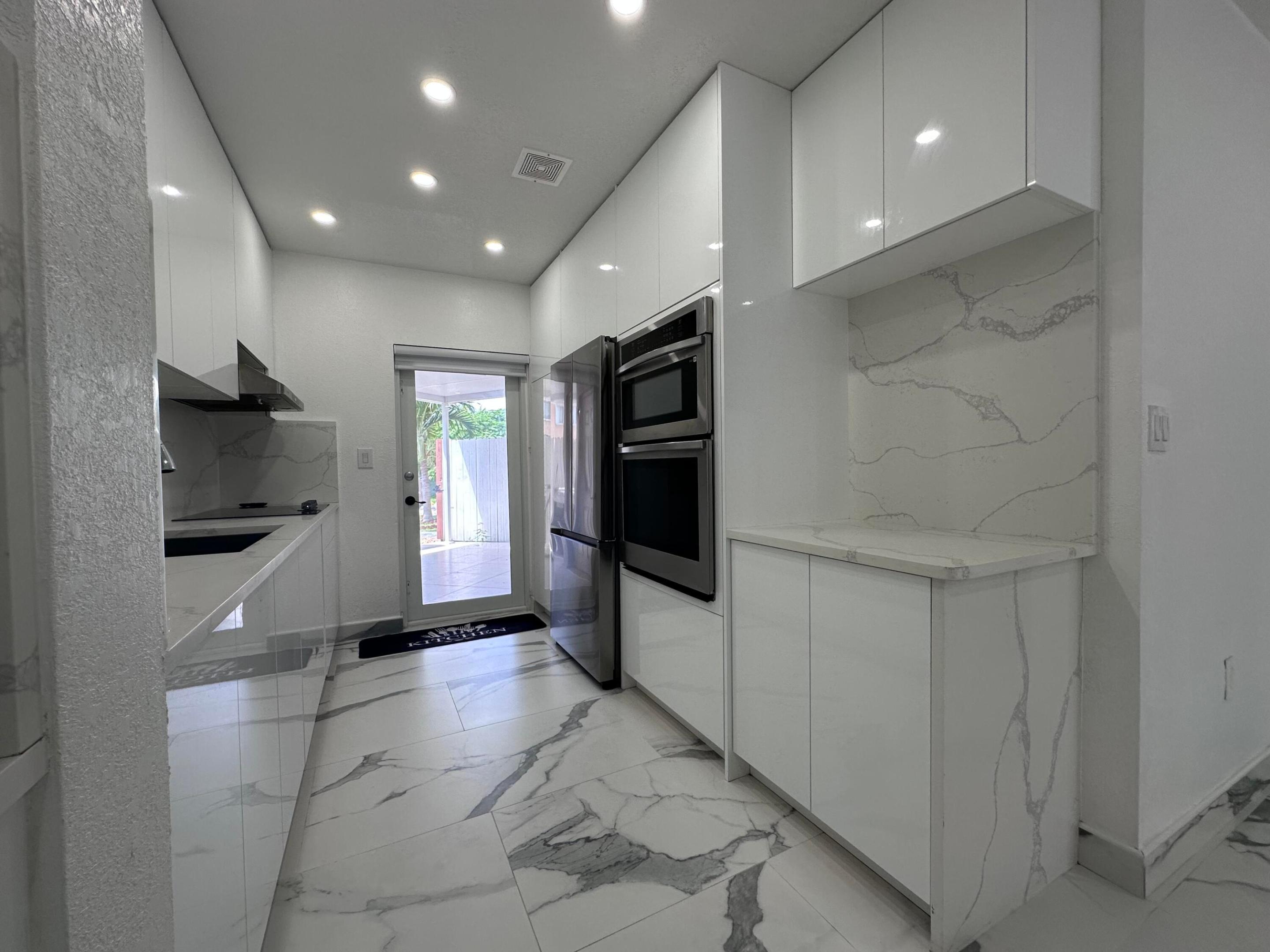 LOS PORTALES SEC B CONDO - Residential