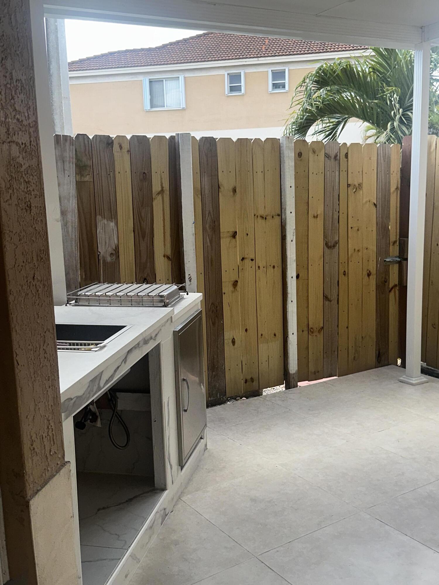LOS PORTALES SEC B CONDO - Residential