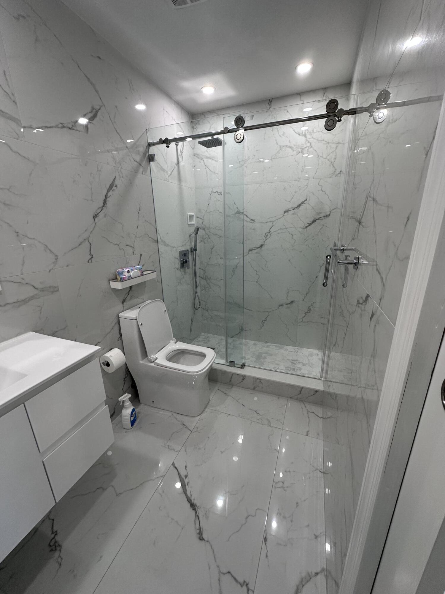 LOS PORTALES SEC B CONDO - Residential