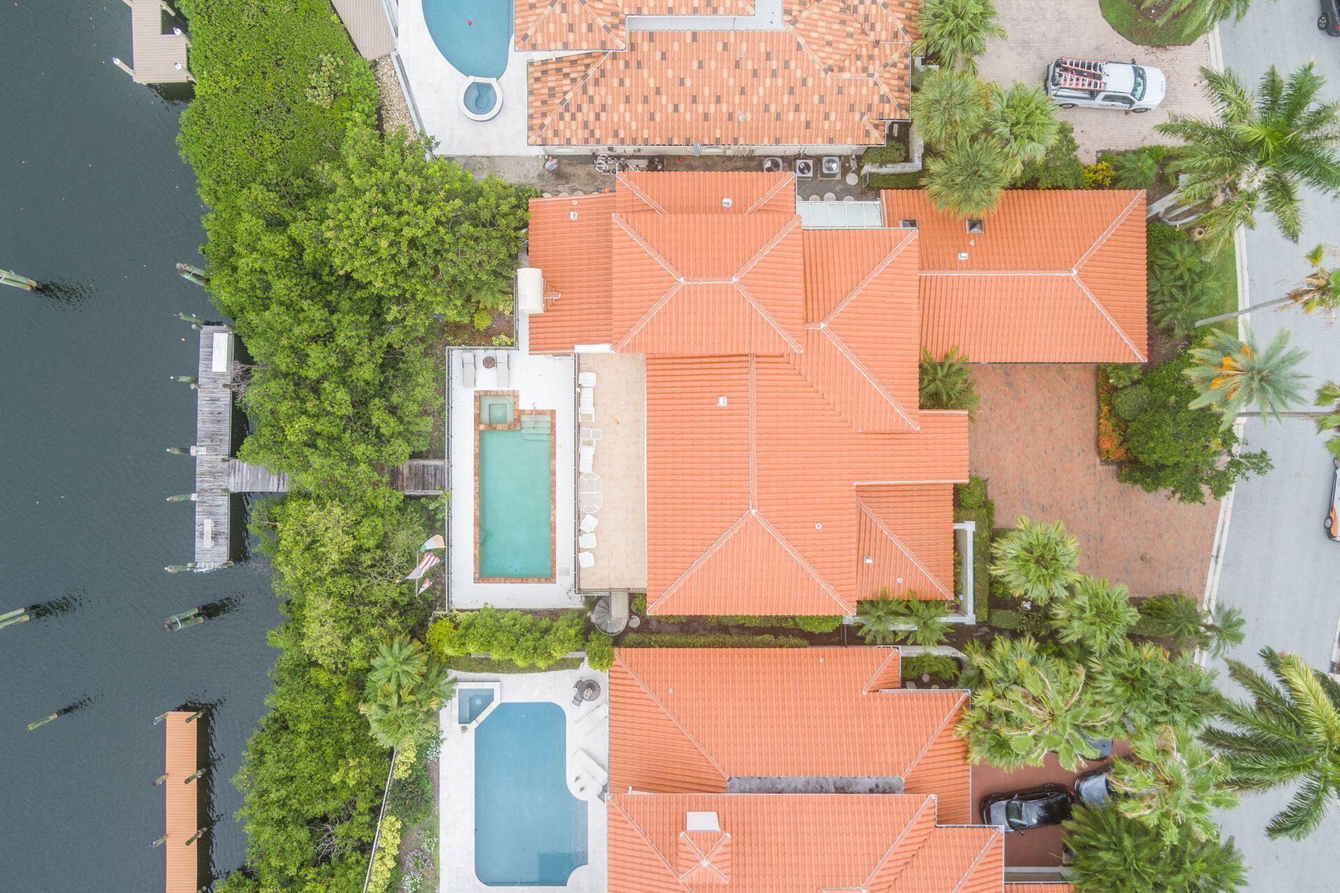 BARROW ISLAND AT JONATHANS LANDING - Residential