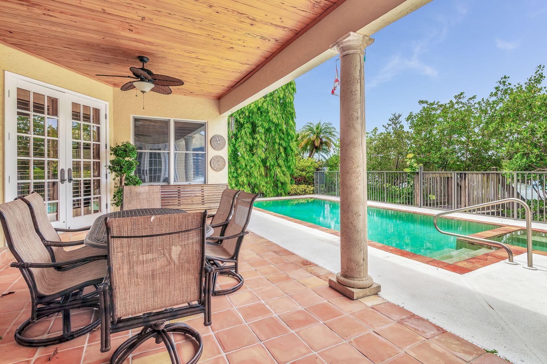 BARROW ISLAND AT JONATHANS LANDING - Residential